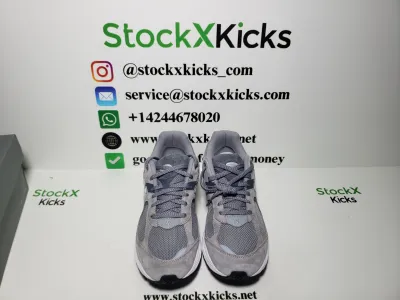 New Balance 2002R White Grey M2002RST review stockxkicks 05