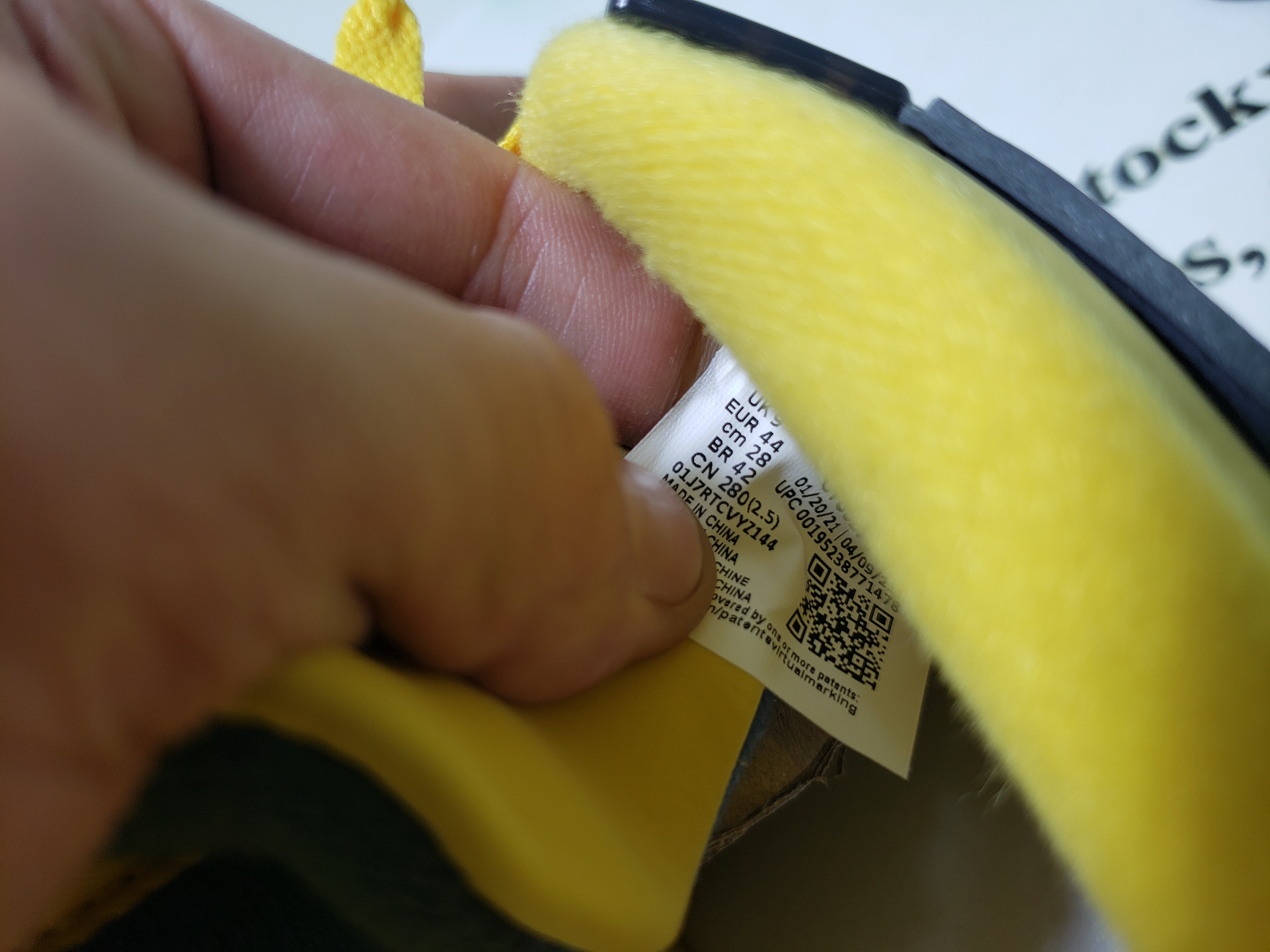 PK God Batch Air Jordan 4  Retro Black and yellow electric mother Lightning (2021) CT8527-700 review stockxkicks 02