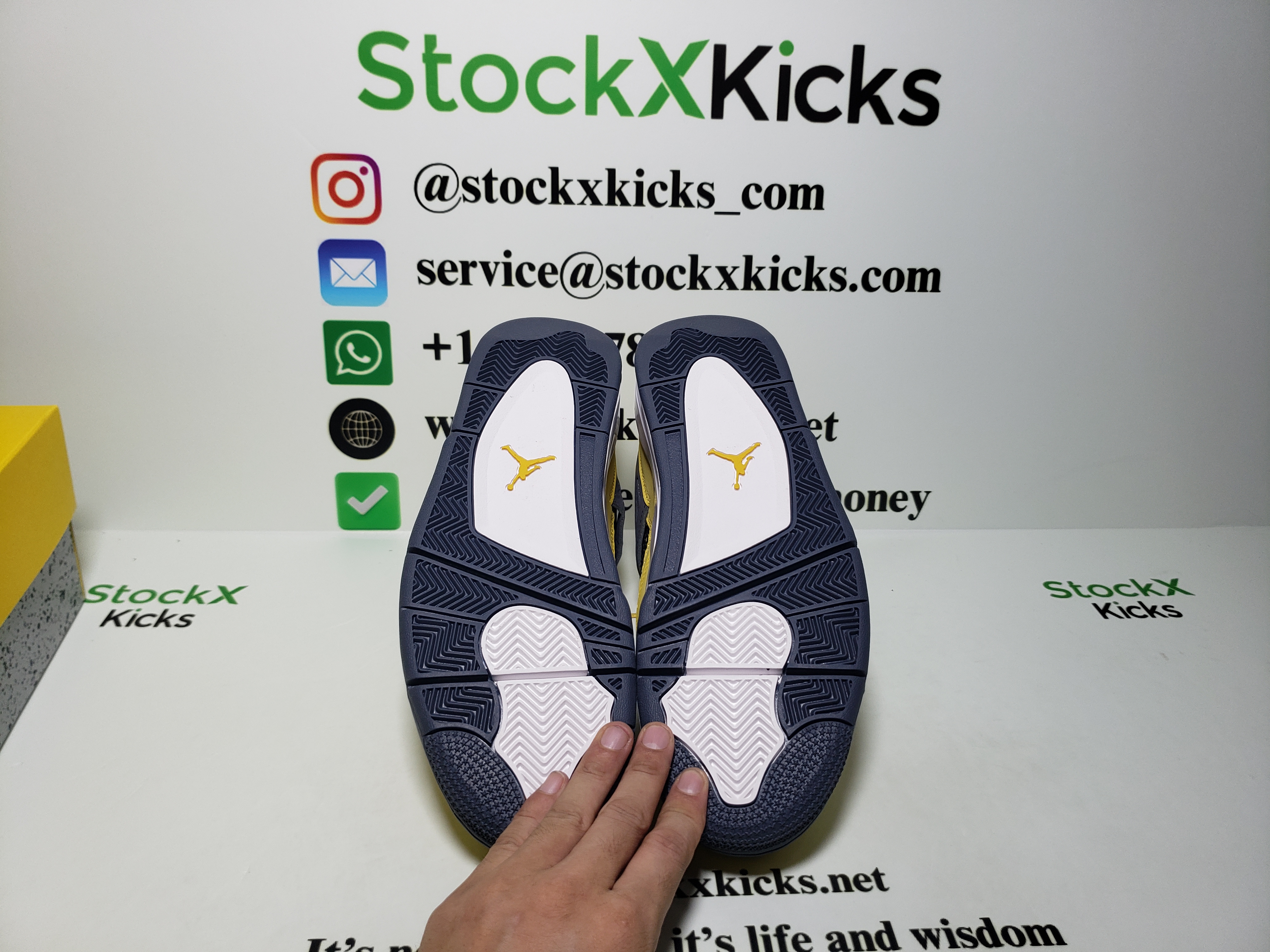 PK God Batch Air Jordan 4  Retro Black and yellow electric mother Lightning (2021) CT8527-700 review stockxkicks 06