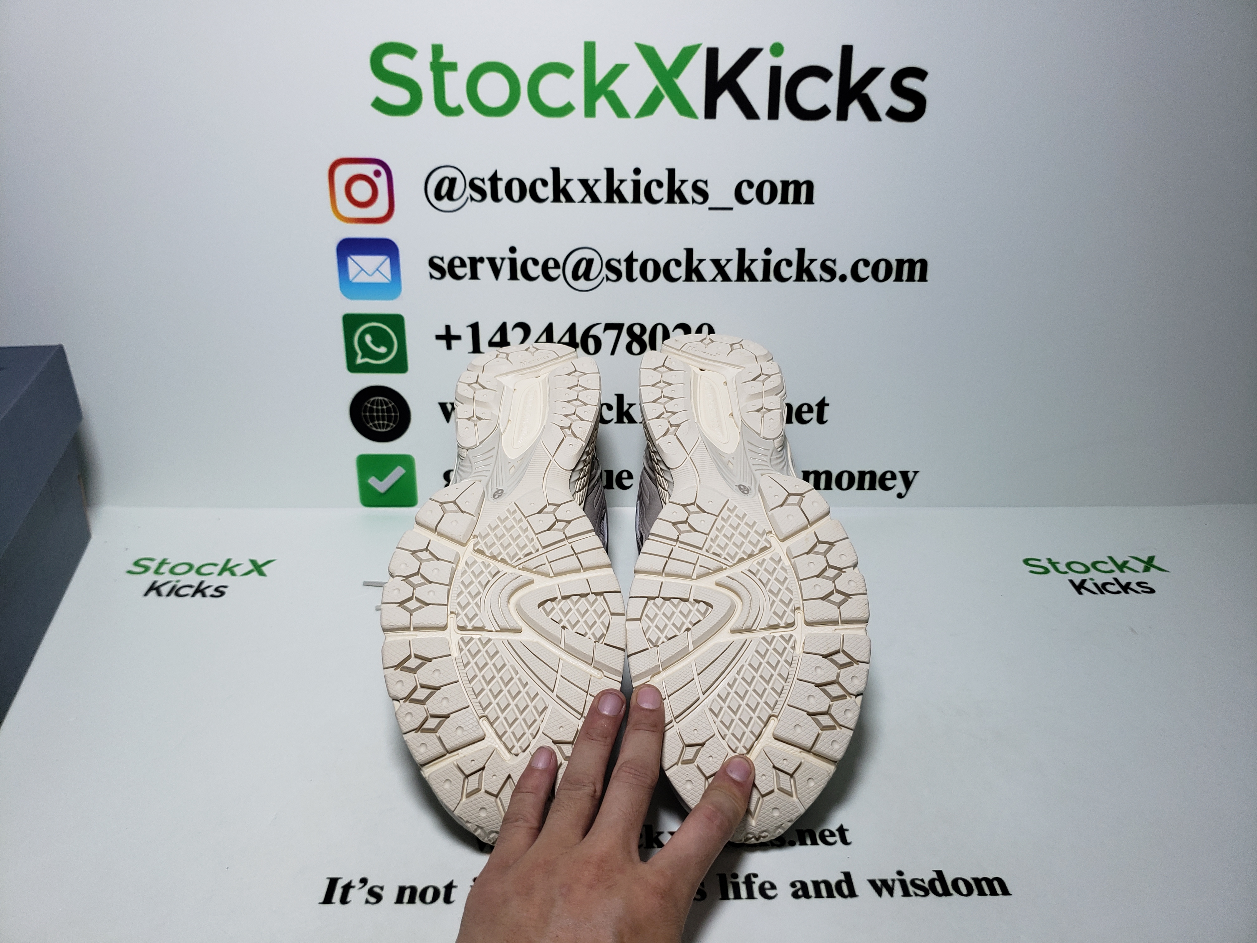 New Balance 1906R Polka Dot Moonrock M1906RPA review stockxkicks 07