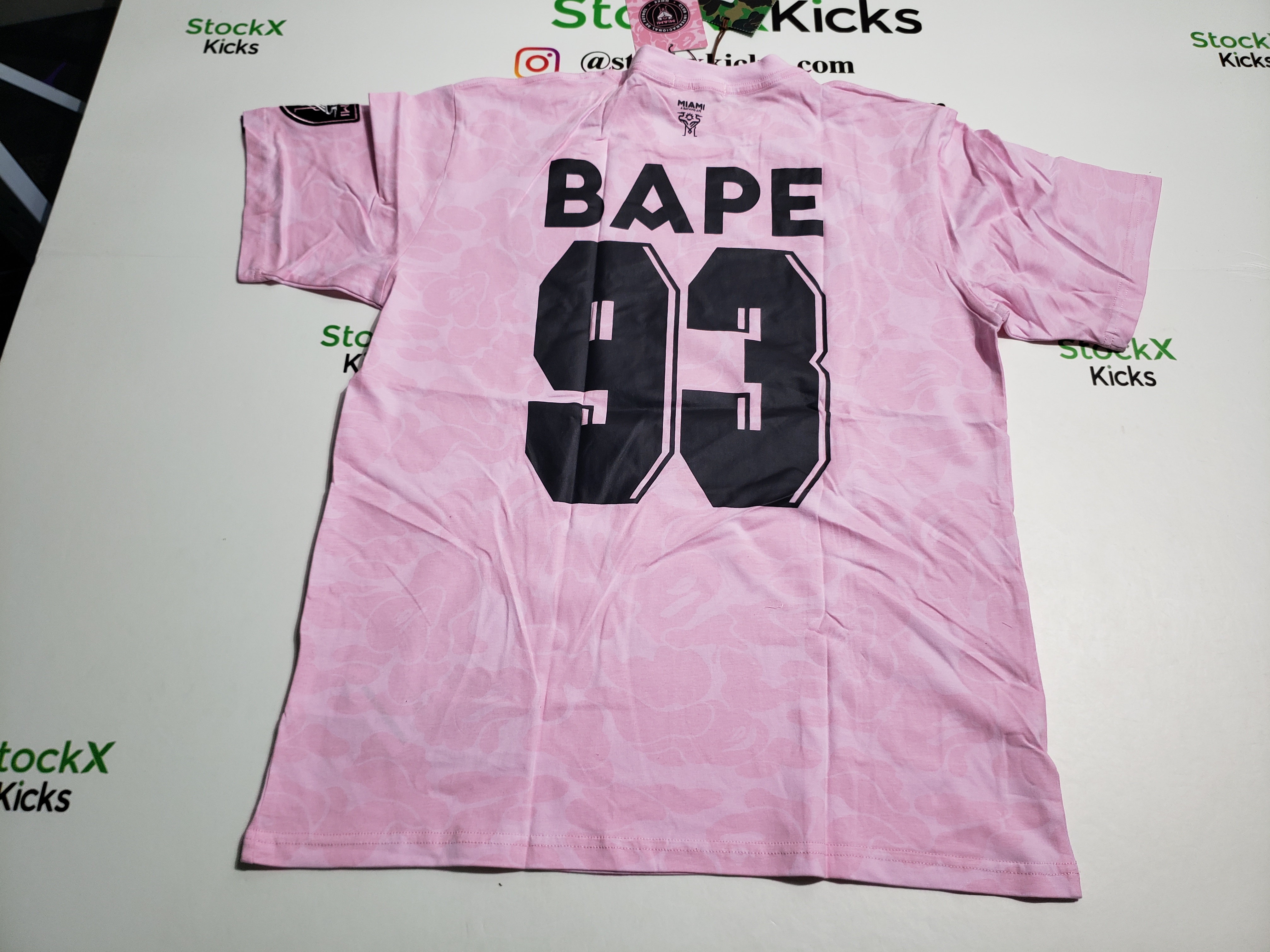 BAPE x Inter Miami CF Camo Tee Pink T-shirt review stockxkicks.org 03