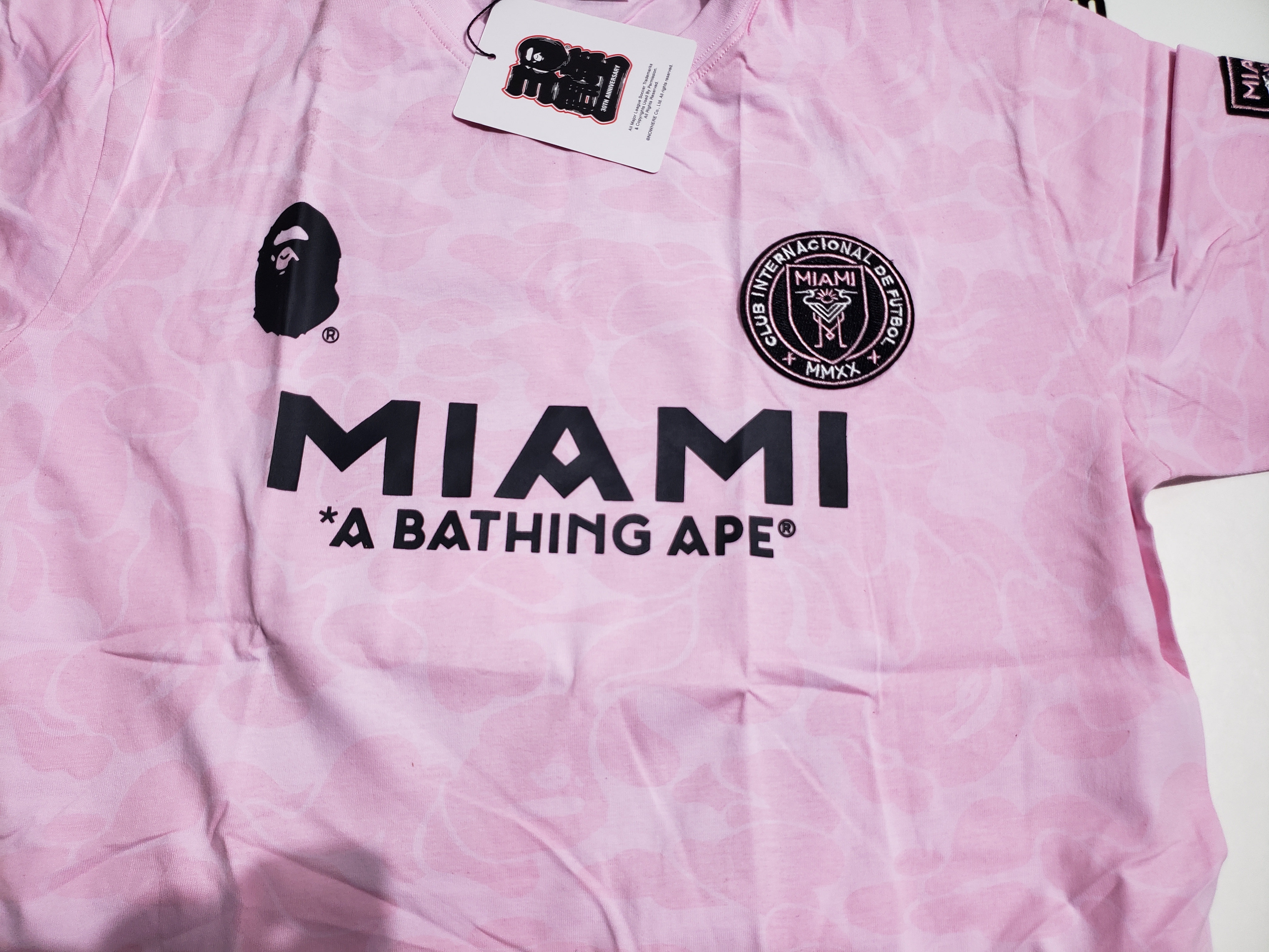BAPE x Inter Miami CF Camo Tee Pink T-shirt review stockxkicks.org 01