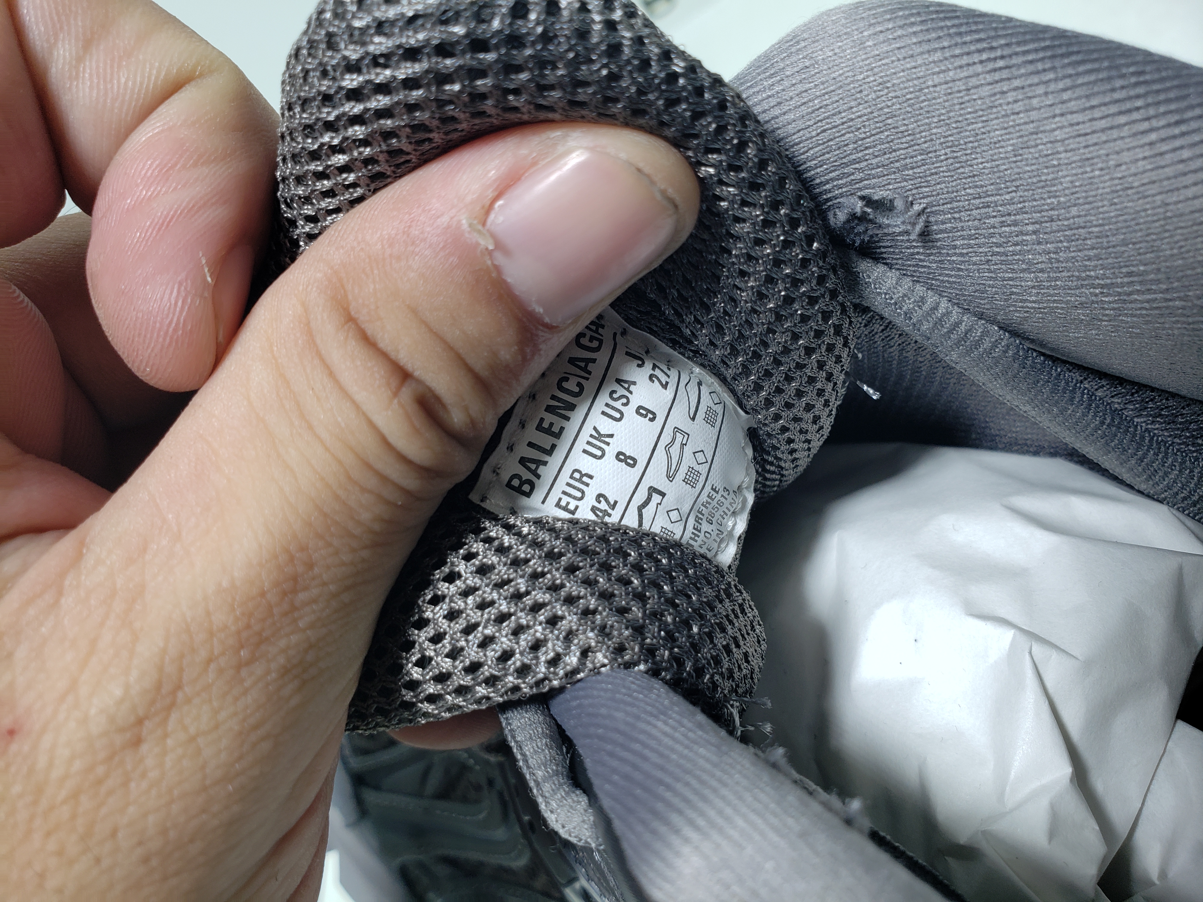 Balenciaga Defender Black Gray 685611 W2RA6 3000 review stockxkicks.org 02