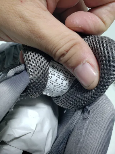 Balenciaga Defender Black Gray 685611 W2RA6 3000 review stockxkicks.org 02
