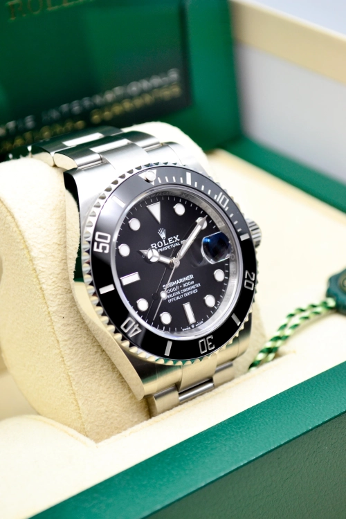 ROLEX Submariner M126610LN-0001 review 