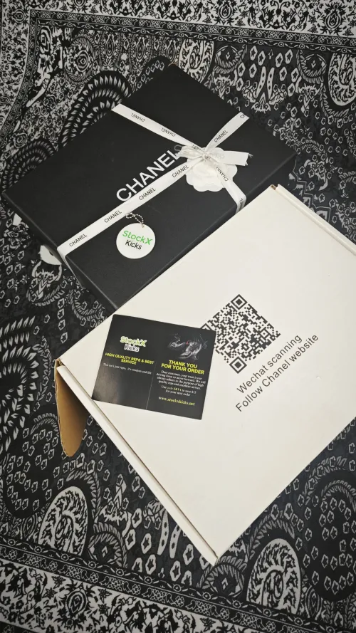 Chanel CC Logo Sneaker Black Silver review 