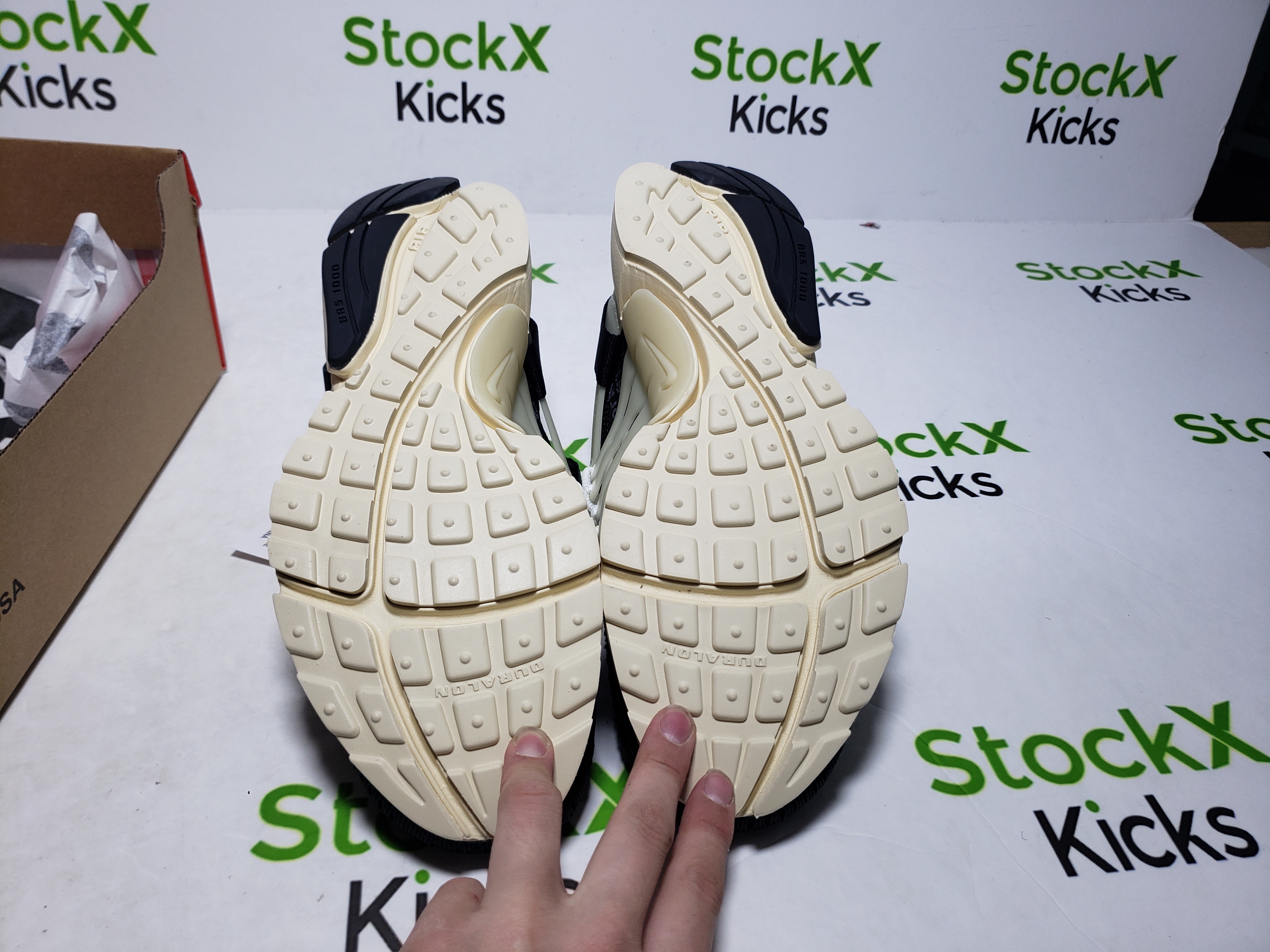 OFF-WHITE x Nike Air Presto AA3830-001 review stockxkicksvip 06