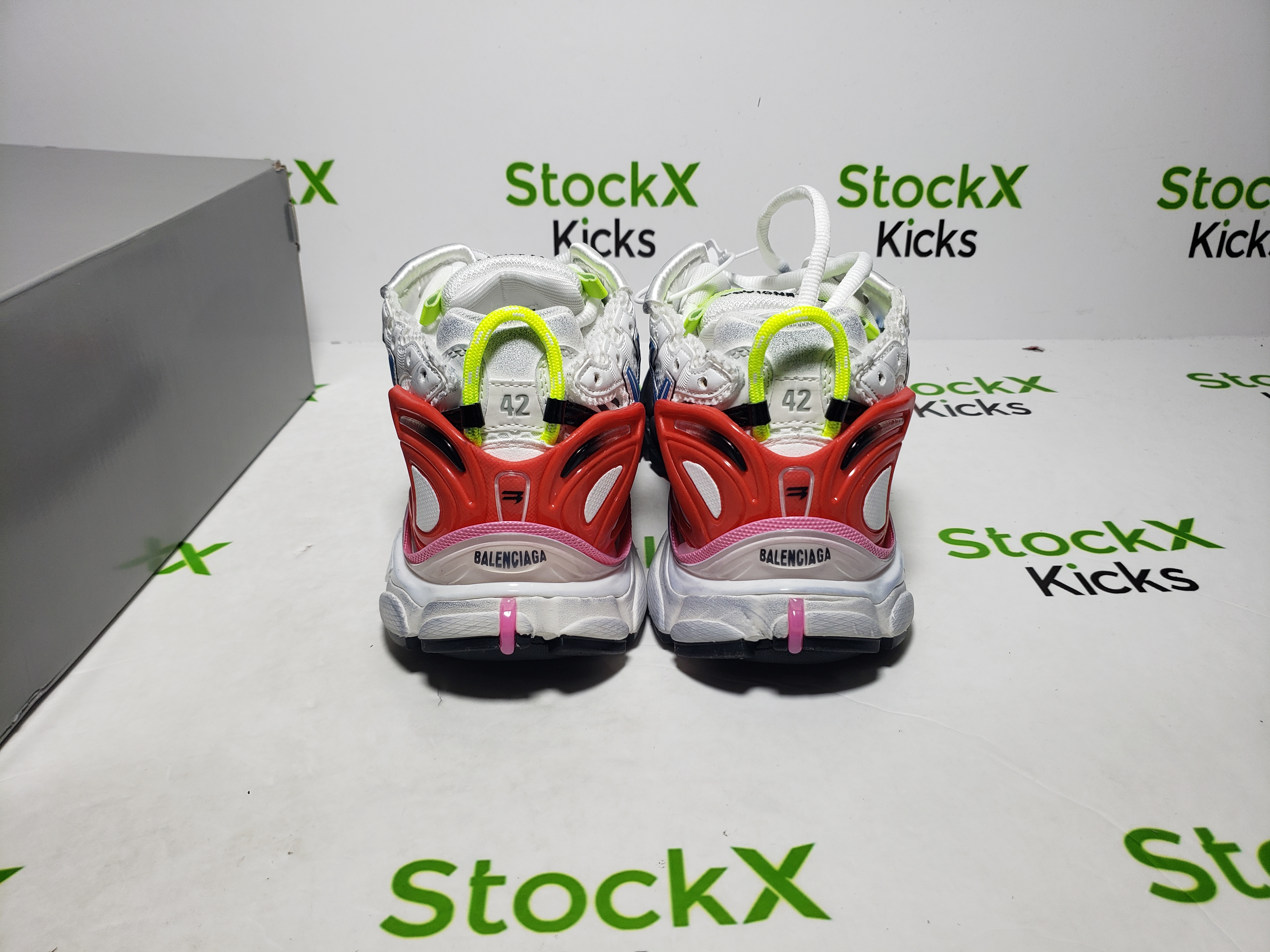 Balenciaga Runner White Blue Red 677402 W3RB6 9645 review stockxkicksvip 01