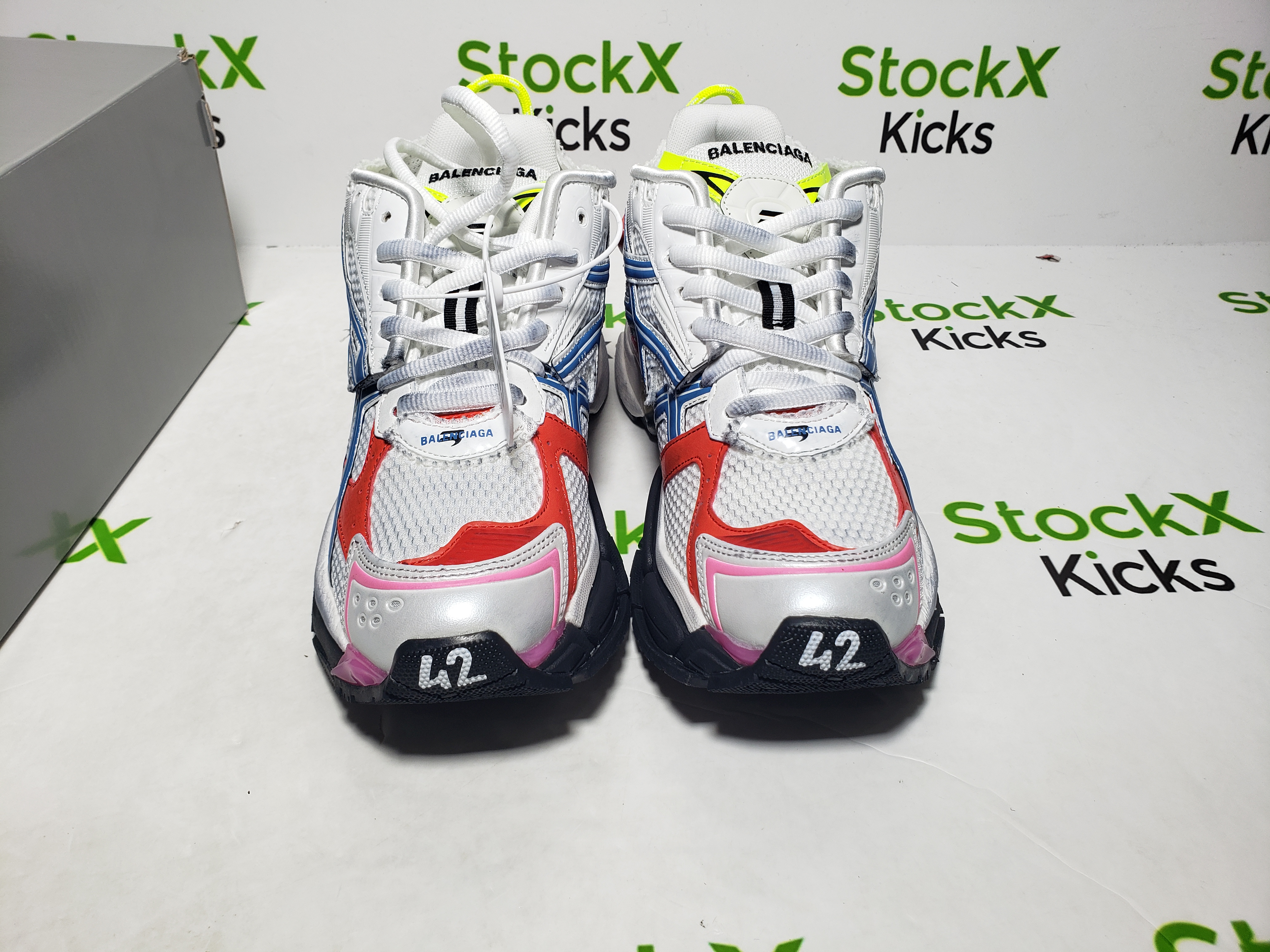 Balenciaga Runner White Blue Red 677402 W3RB6 9645 review stockxkicksvip 02