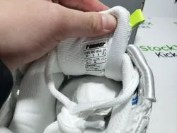 Balenciaga Runner White Blue Red 677402 W3RB6 9645 review stockxkicksvip 06