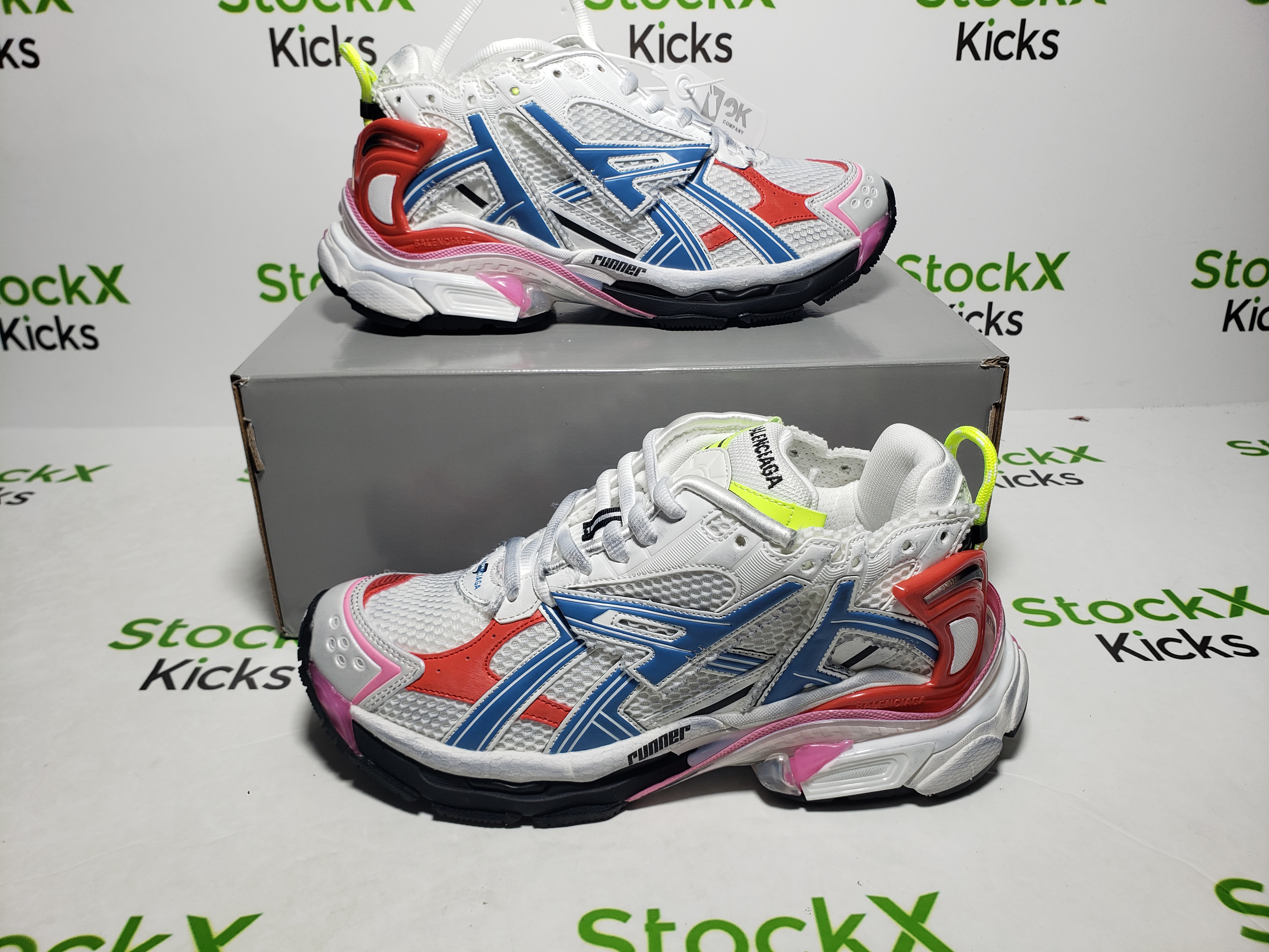Balenciaga Runner White Blue Red 677402 W3RB6 9645 review stockxkicksvip 04