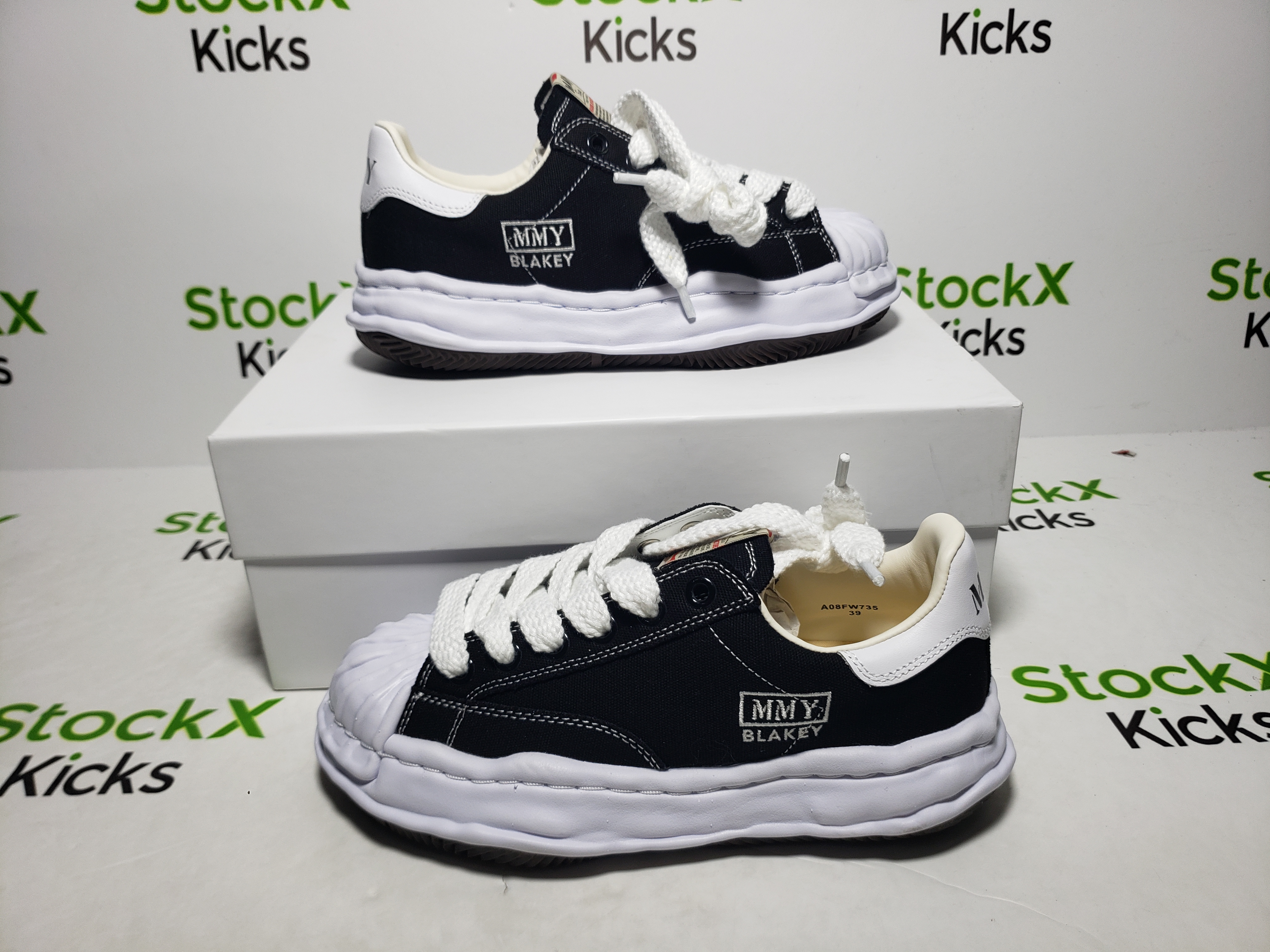 Maison MIHARA YASUHIRO White And Black Background NO.762 review Stockxkicksvip 03