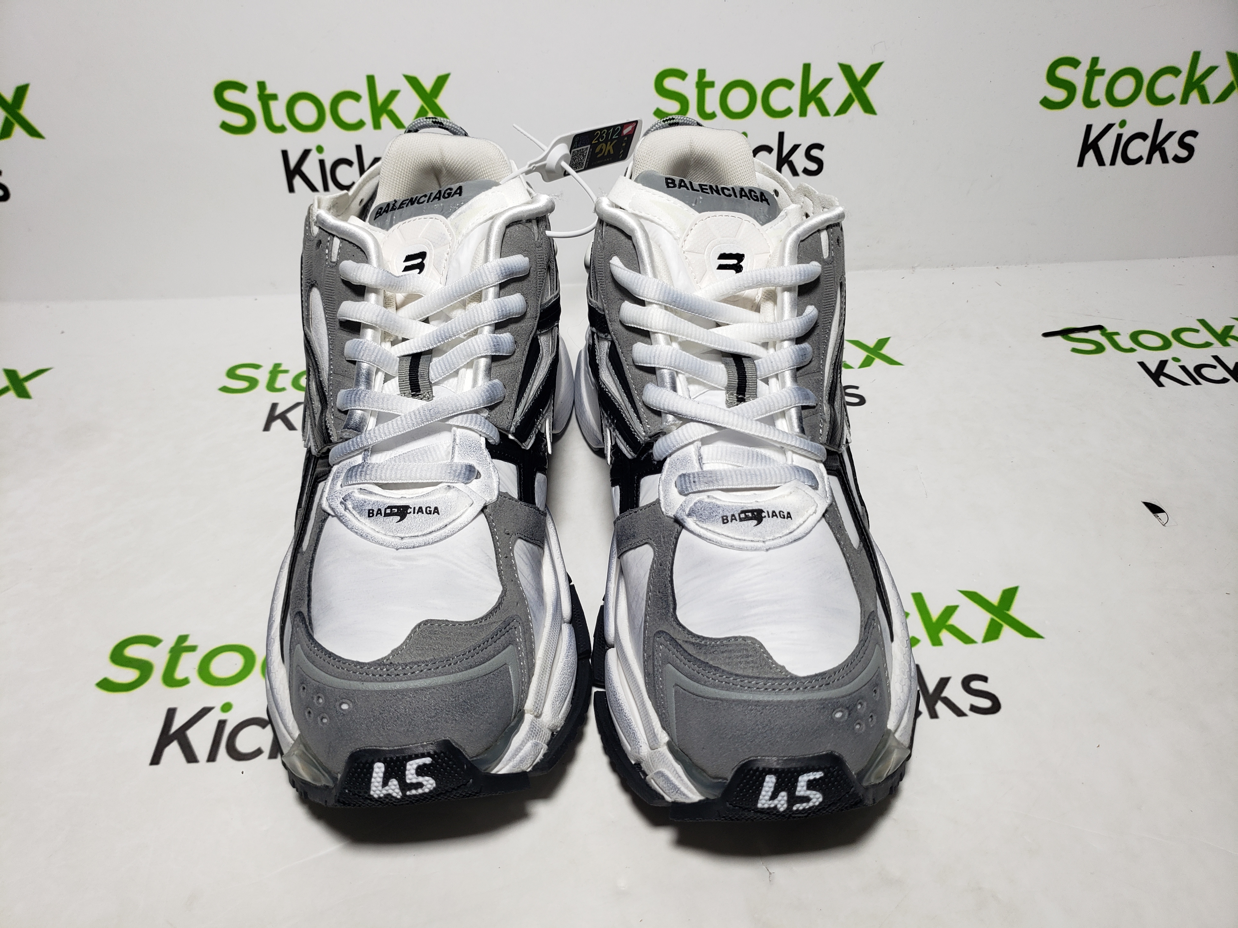 Balenciaga Runner Gray White Black 677402 W3RB2 9012 review Stockxkicksvip 01