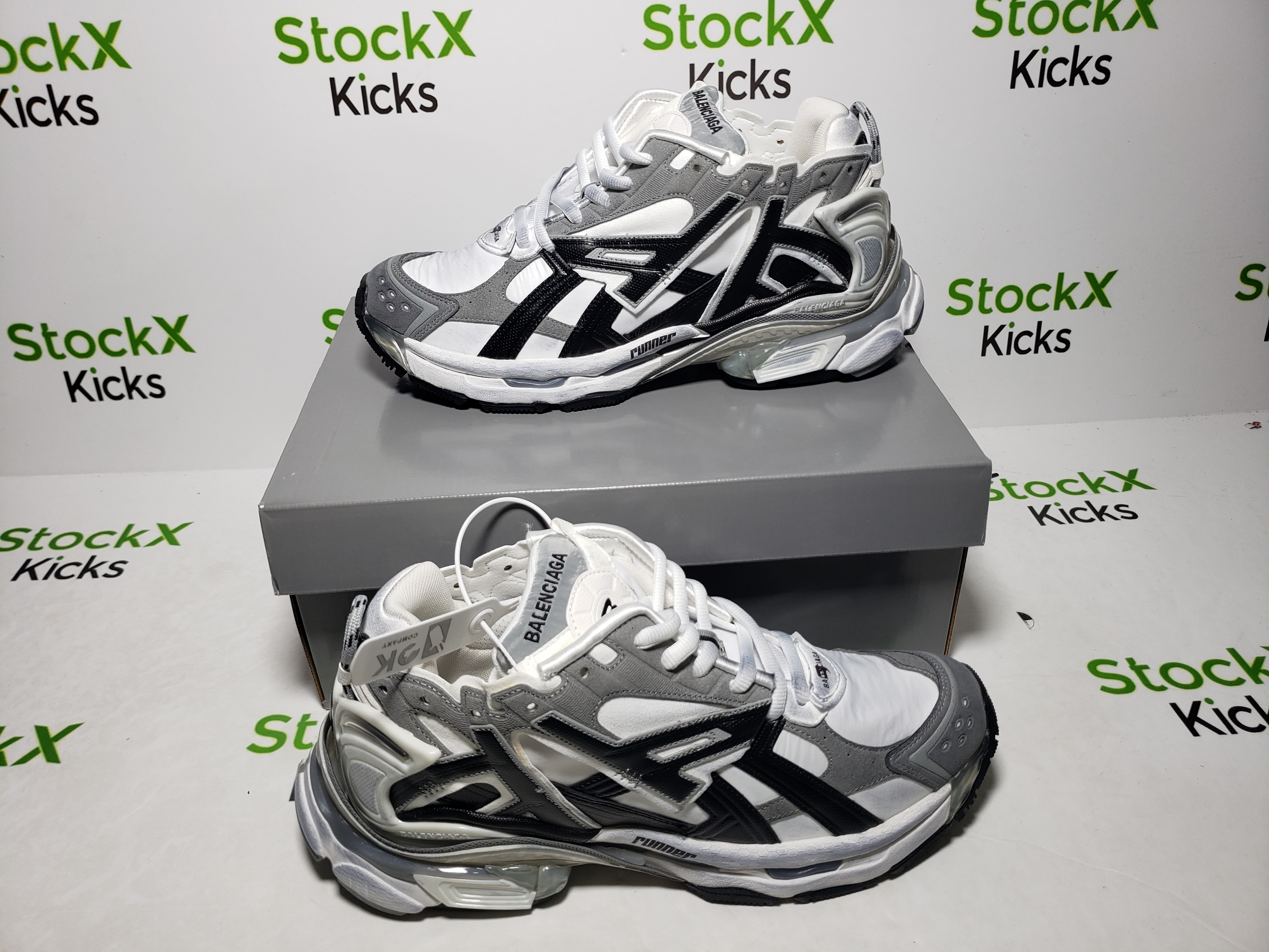 Balenciaga Runner Gray White Black 677402 W3RB2 9012 review Stockxkicksvip 04