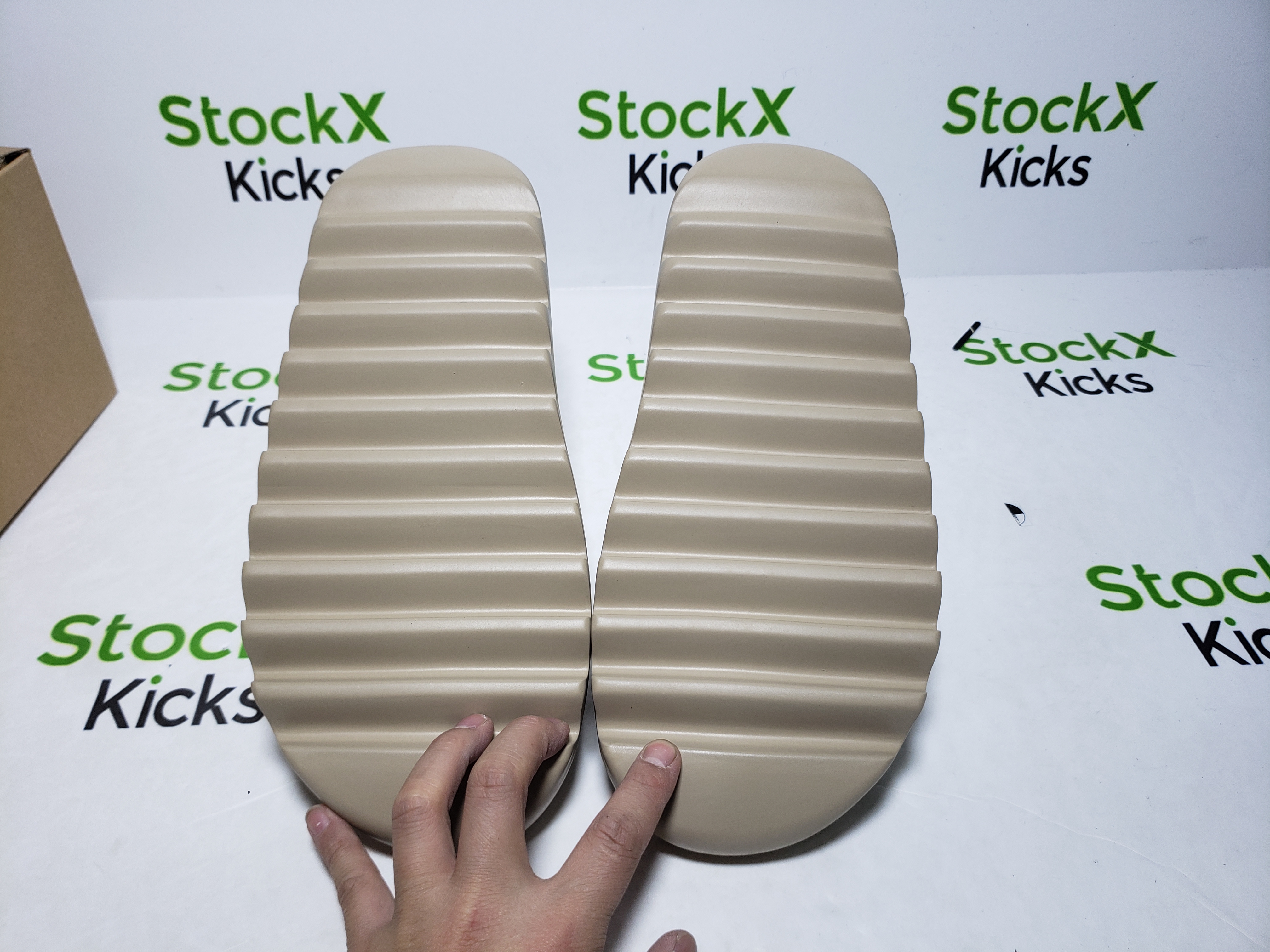 PK God Batch adidas Yeezy Slide Pure (First Release) GZ5554 review Stockxkicksvip 02