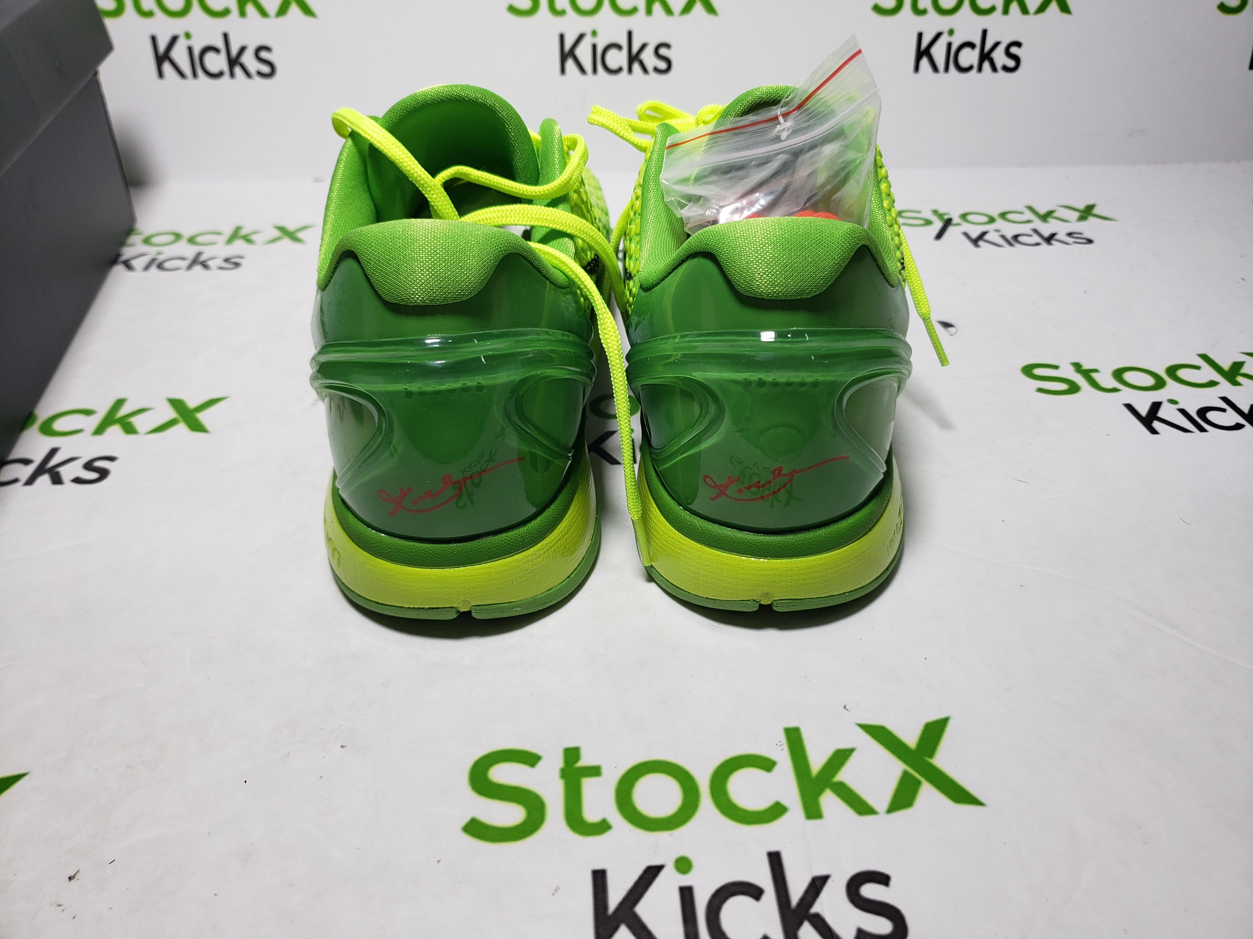 Nike Kobe 6 Protro Grinch (2020) CW2190-300 review Stockxkicksvip 01