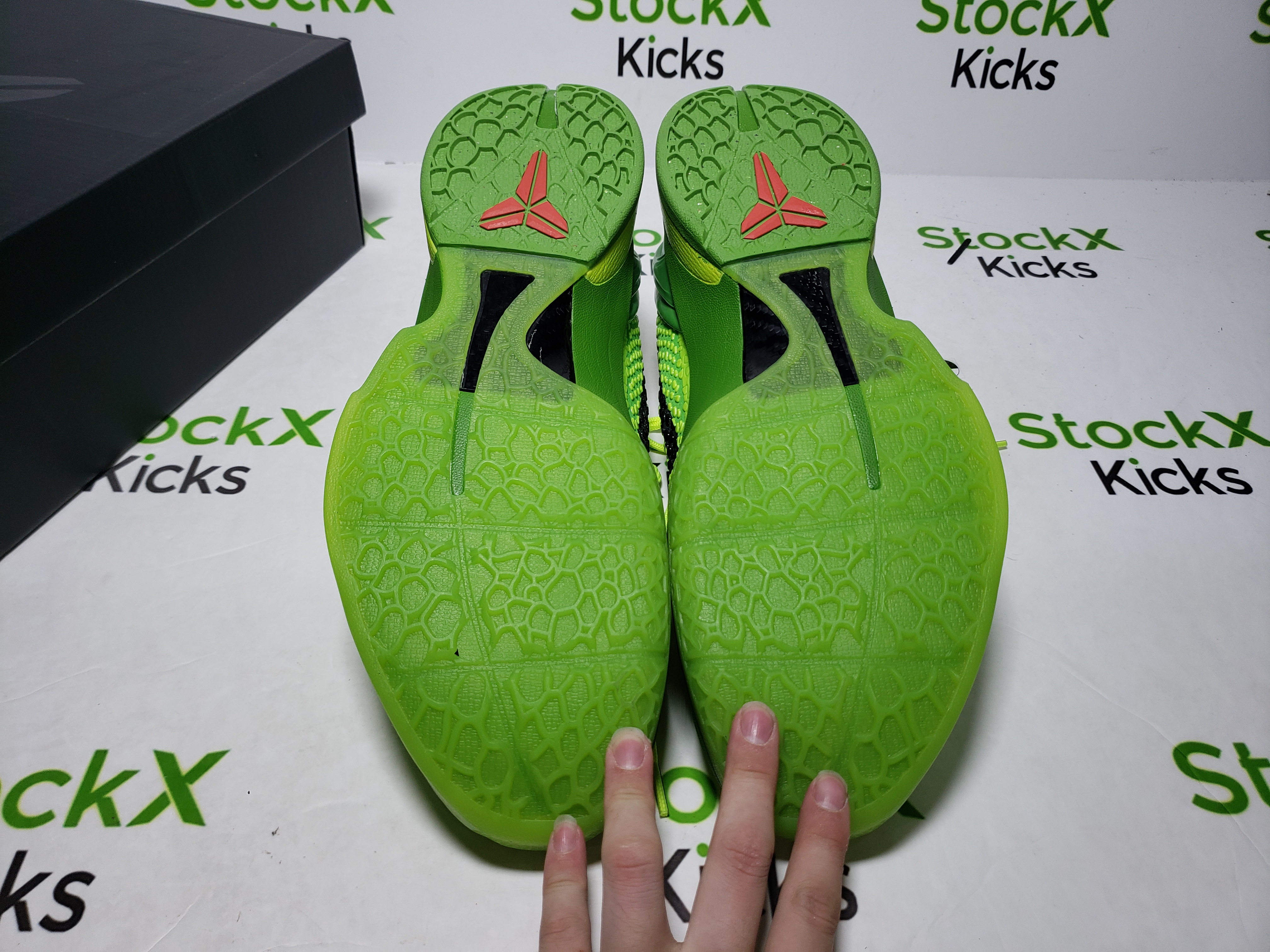 Nike Kobe 6 Protro Grinch (2020) CW2190-300 review Stockxkicksvip 06