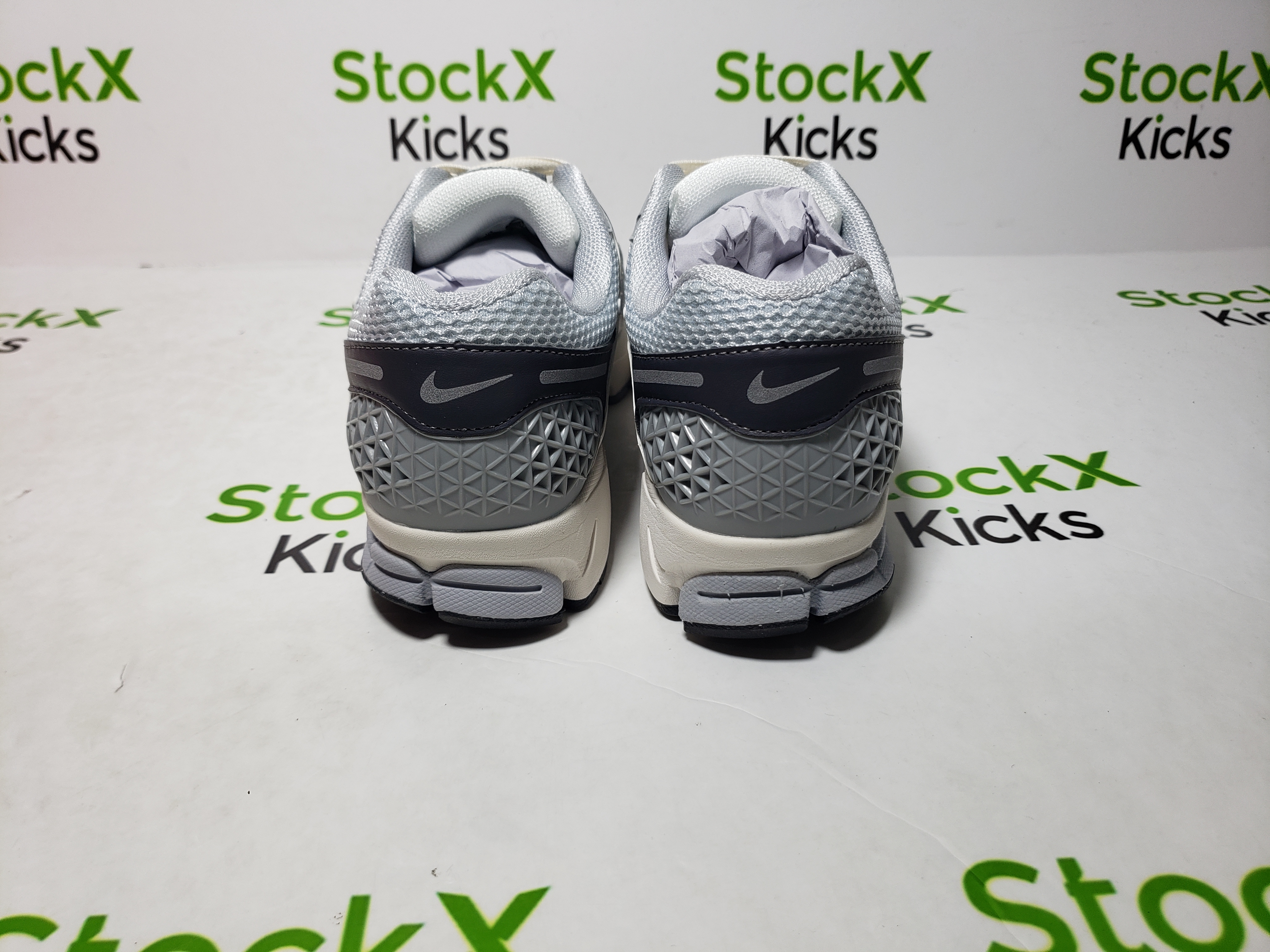 Nike Air Zoom Vomero 5 Pure Platinum Summit White FD9919-001 review Stockxkicksvip 01
