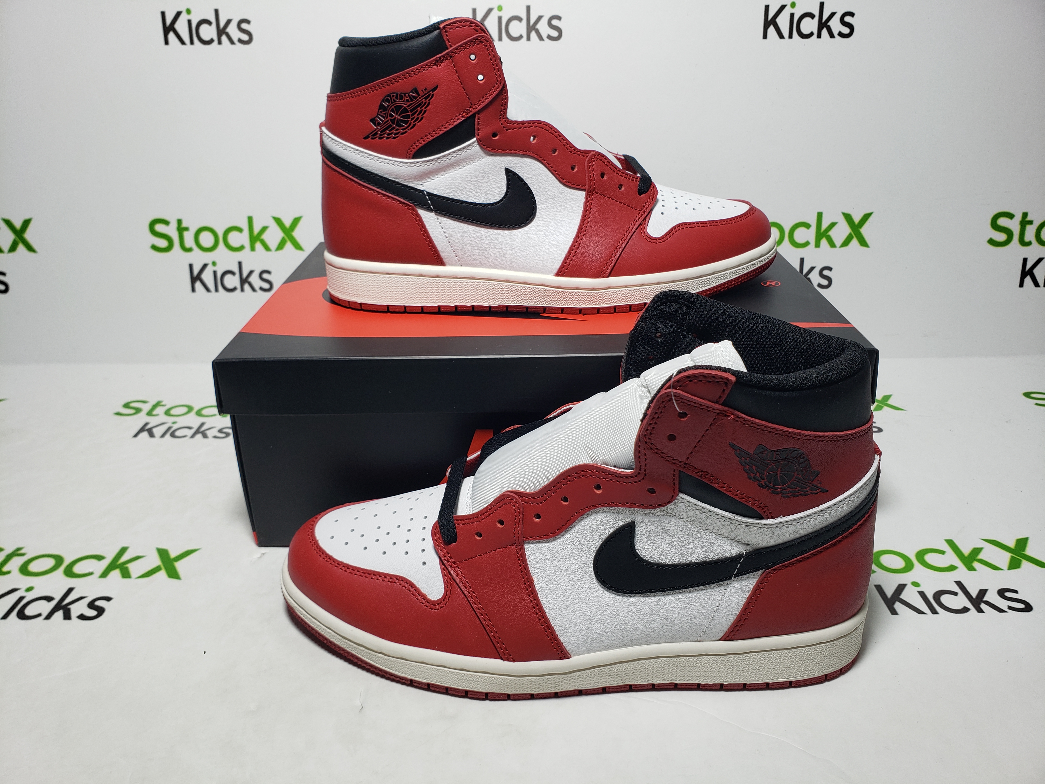 LJR Batch Air Jordan 1 Retro Chicago (2015) 555088-101 review Stockxkicksvip 04