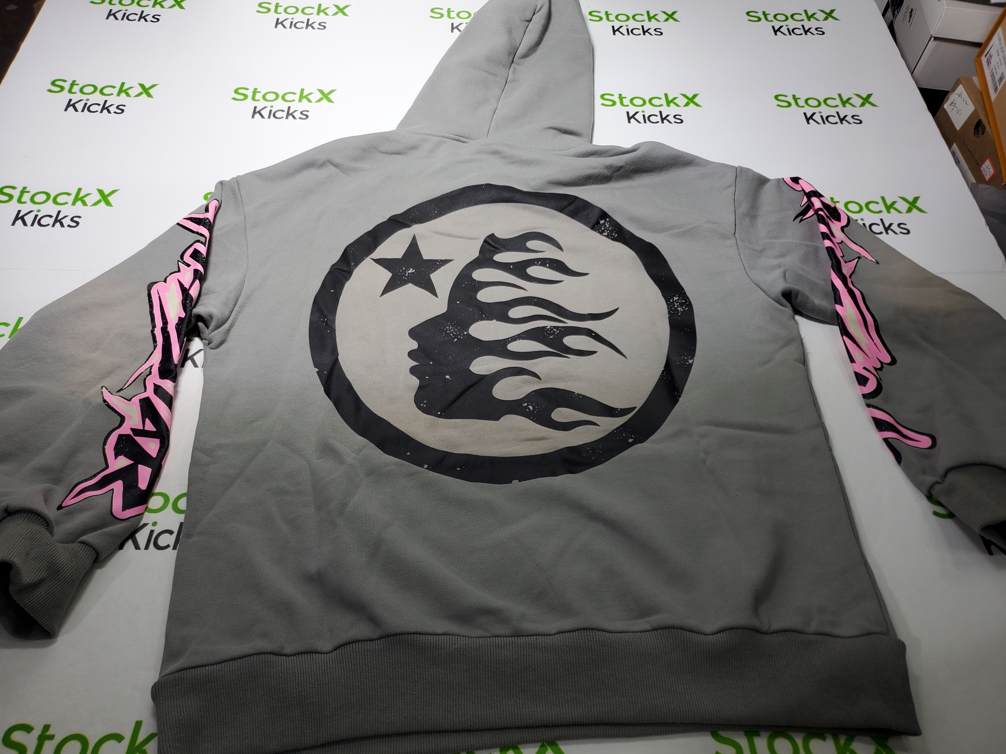 Hellstar Brainwashed Without Brain Hoodie Grey review Stockxkicksvip 01
