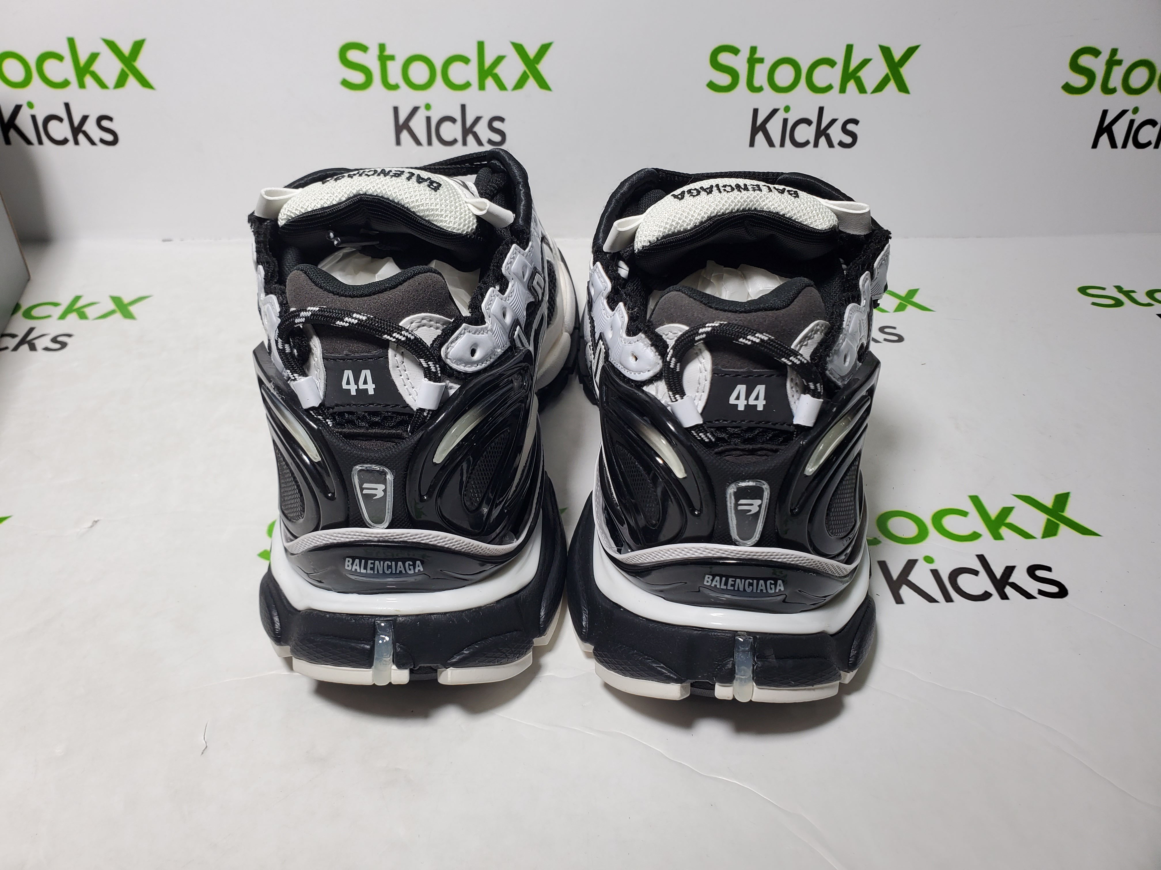 Balenciaga Runner Sneaker Black White 677403 Q3RB2 9010 review Stockxkicks VIP 02