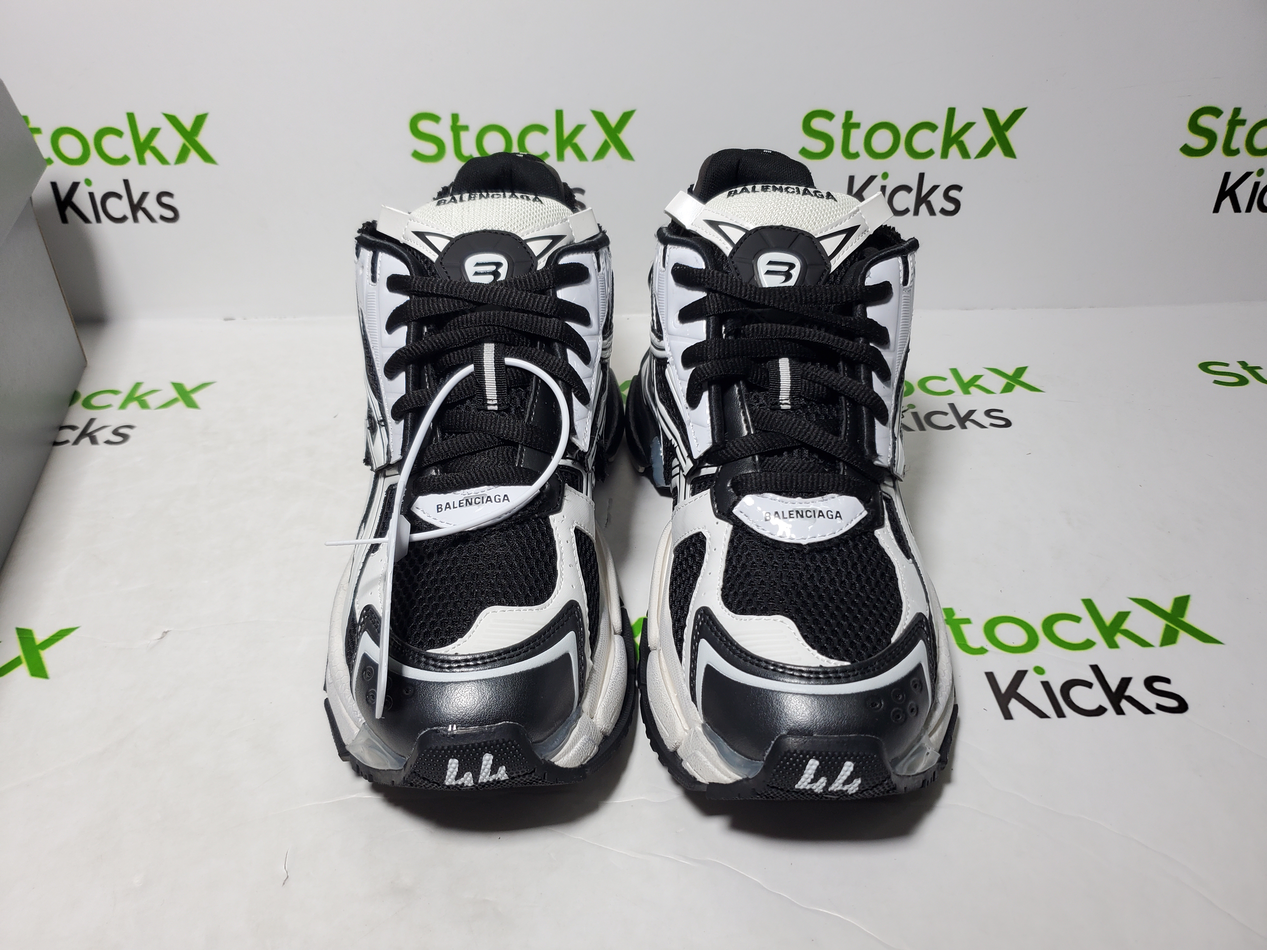 Balenciaga Runner Sneaker Black White 677403 Q3RB2 9010 review Stockxkicks VIP 01