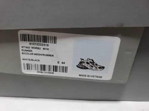 Balenciaga Runner Sneaker Black White 677403 Q3RB2 9010 review 