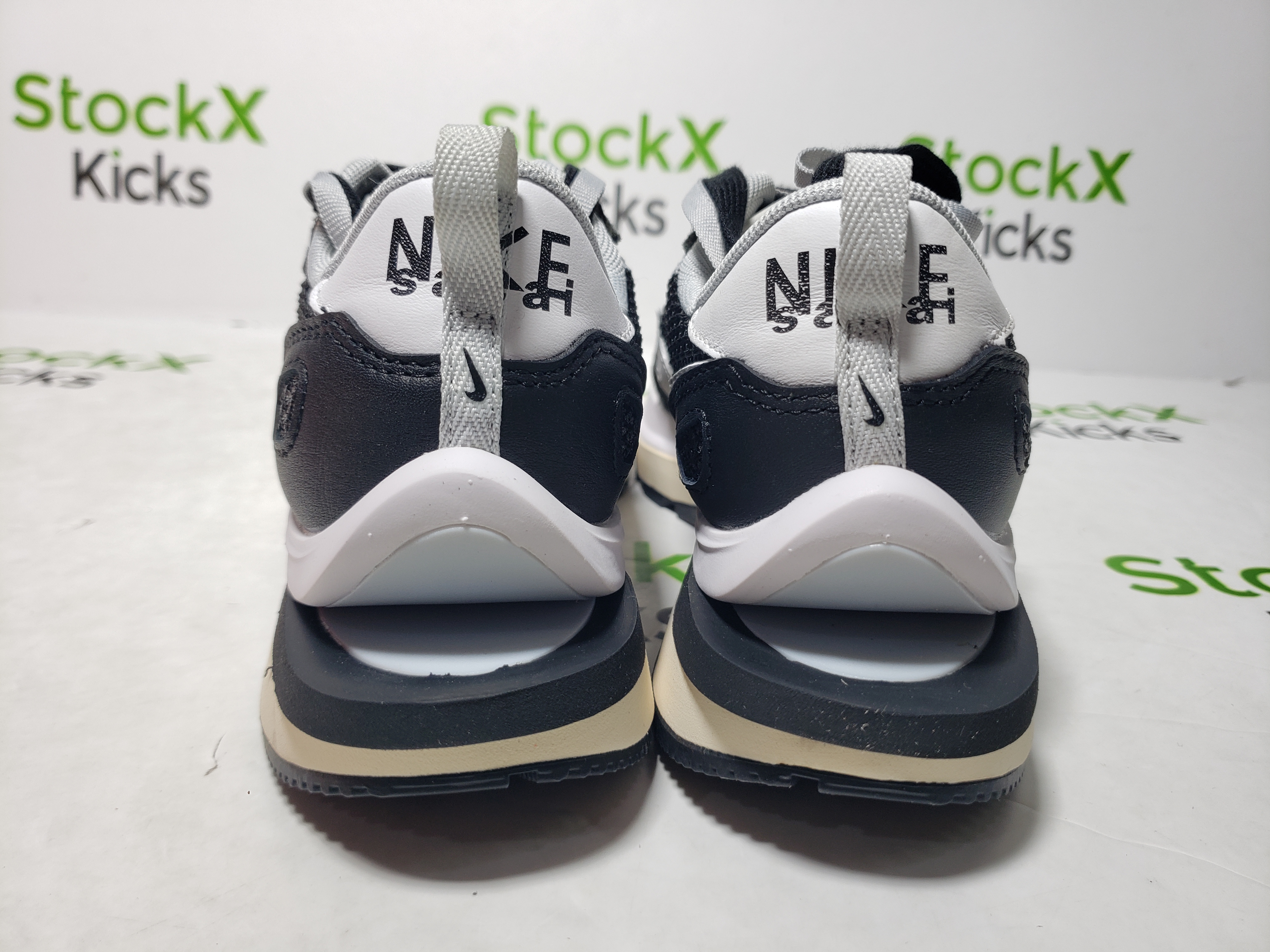 PK God Batch Nike Vaporwaffle sacai Black White CI9928-001 review Stockxkicks VIP 01