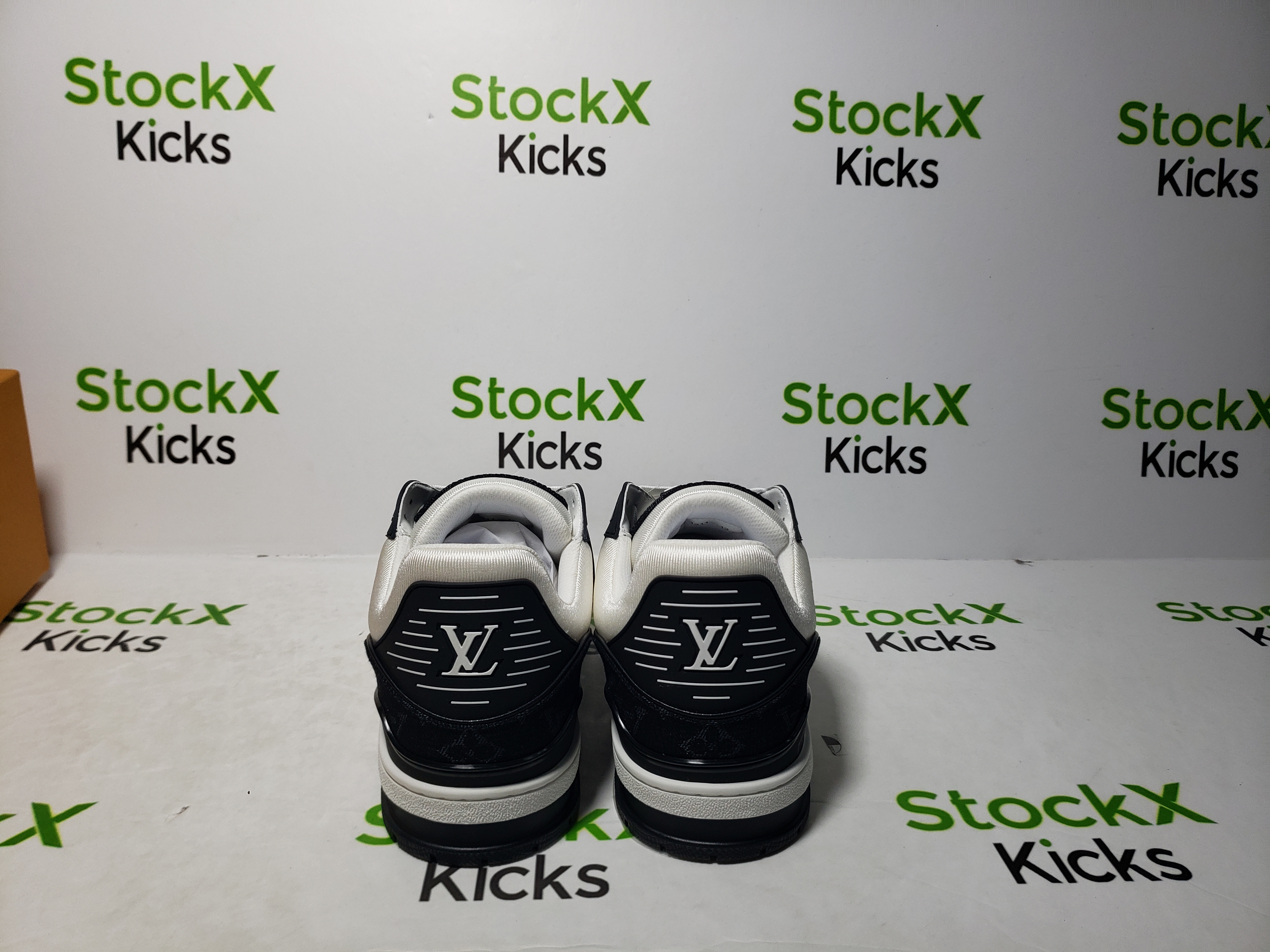 Louis Vuitton Trainer Black And White Cloth Cover VL1202 review Stockxkicks VIP 01