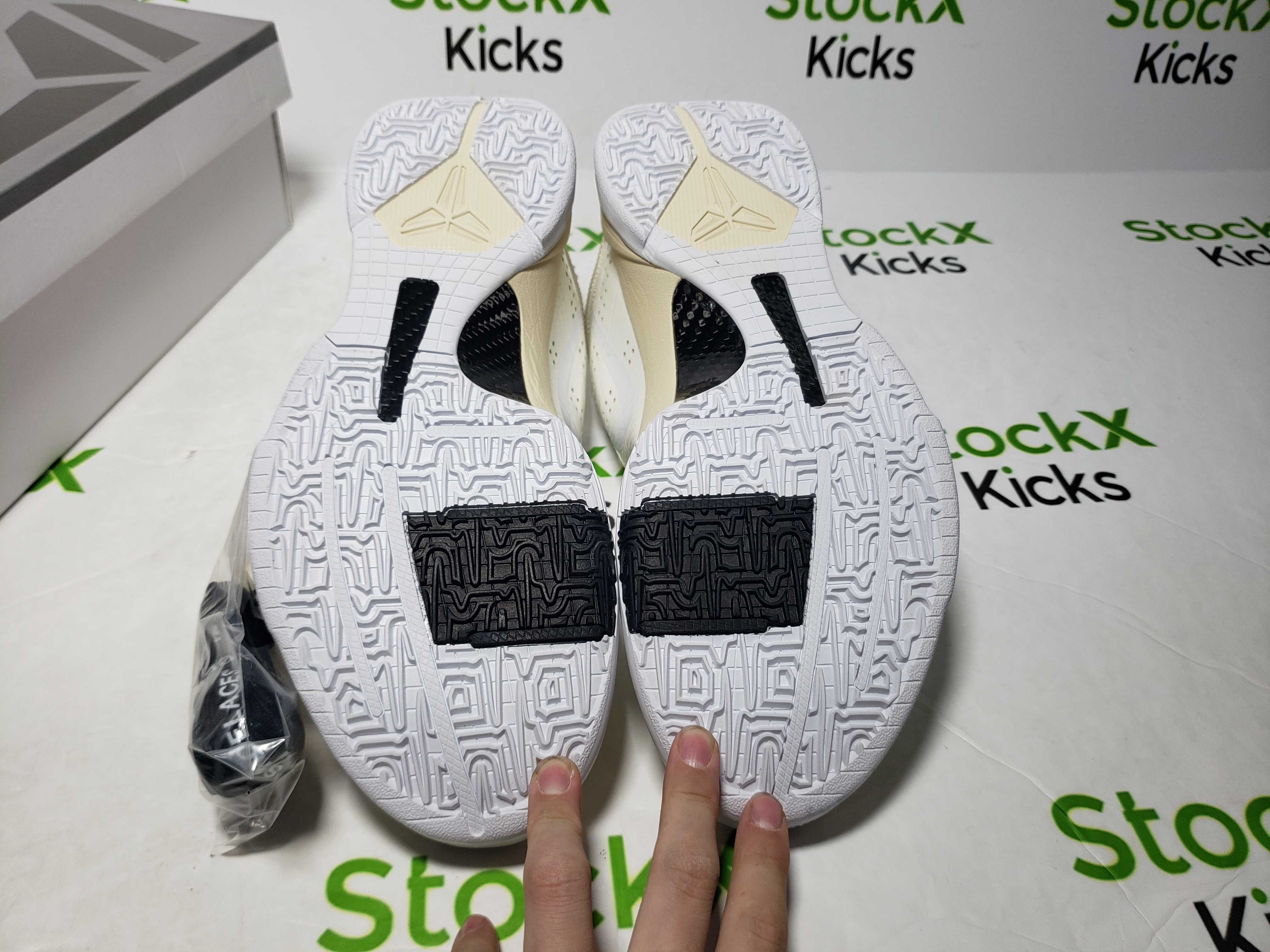 Nike Zoom x Off-White Kobe 5 Sty Custom DB4796-101 review Stockxkicks VIP 06