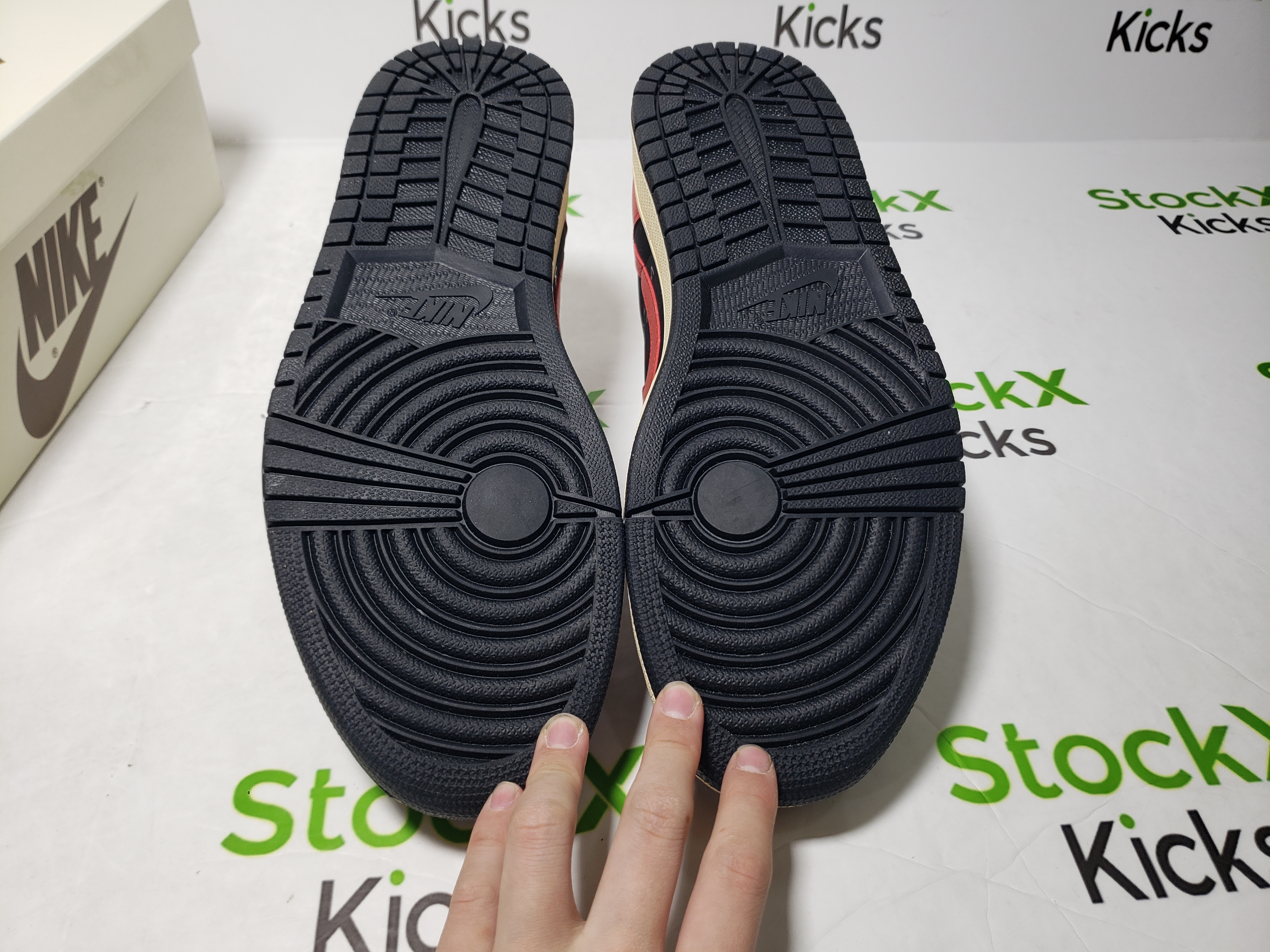 LJR Batch Air Jordan 1 Low x Travis Scott DM7866-061 review StockxkicksVIP 06