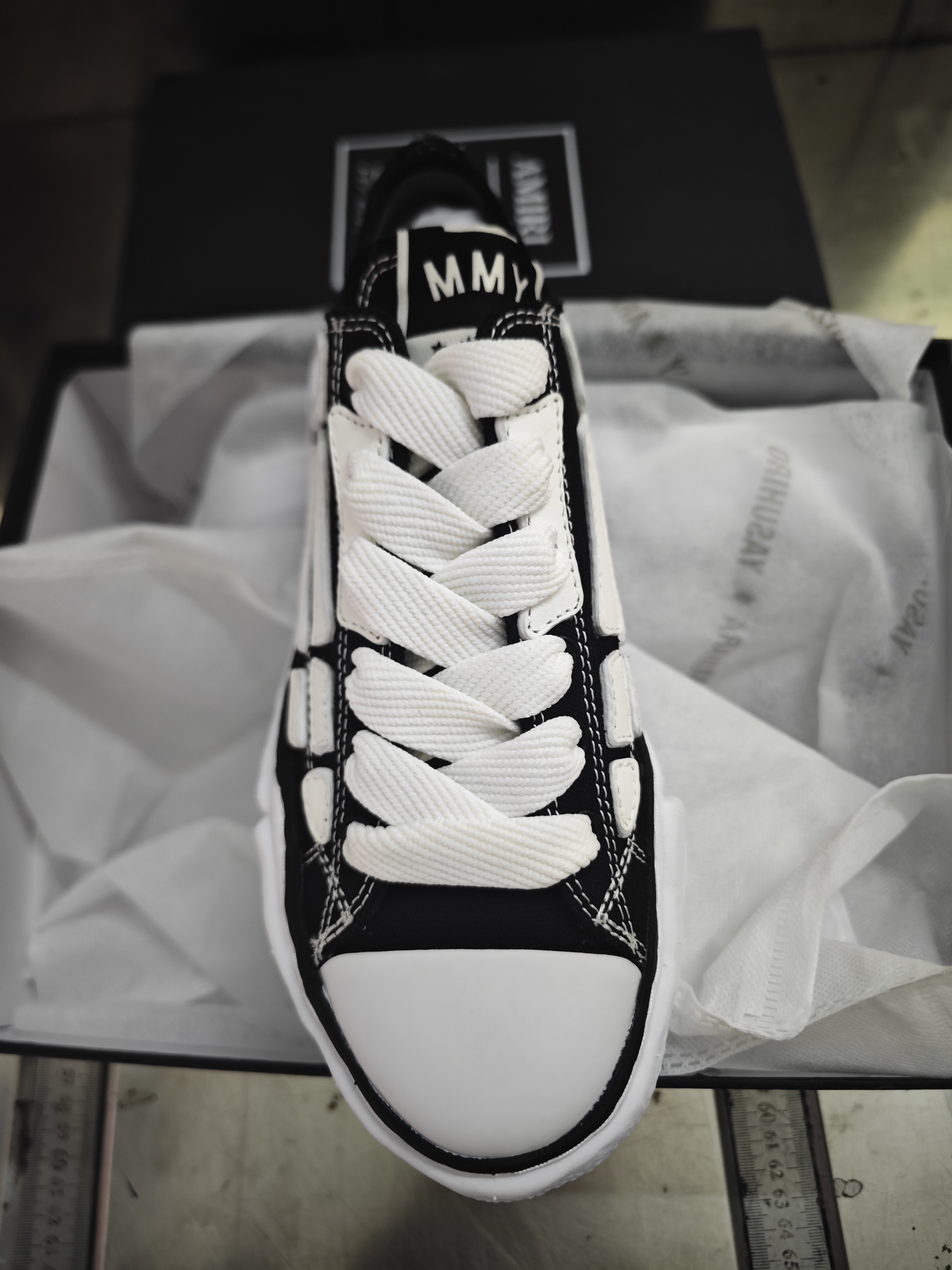 MIHARA YASUHIRO White And Black Bones NO.728 review Zus 02