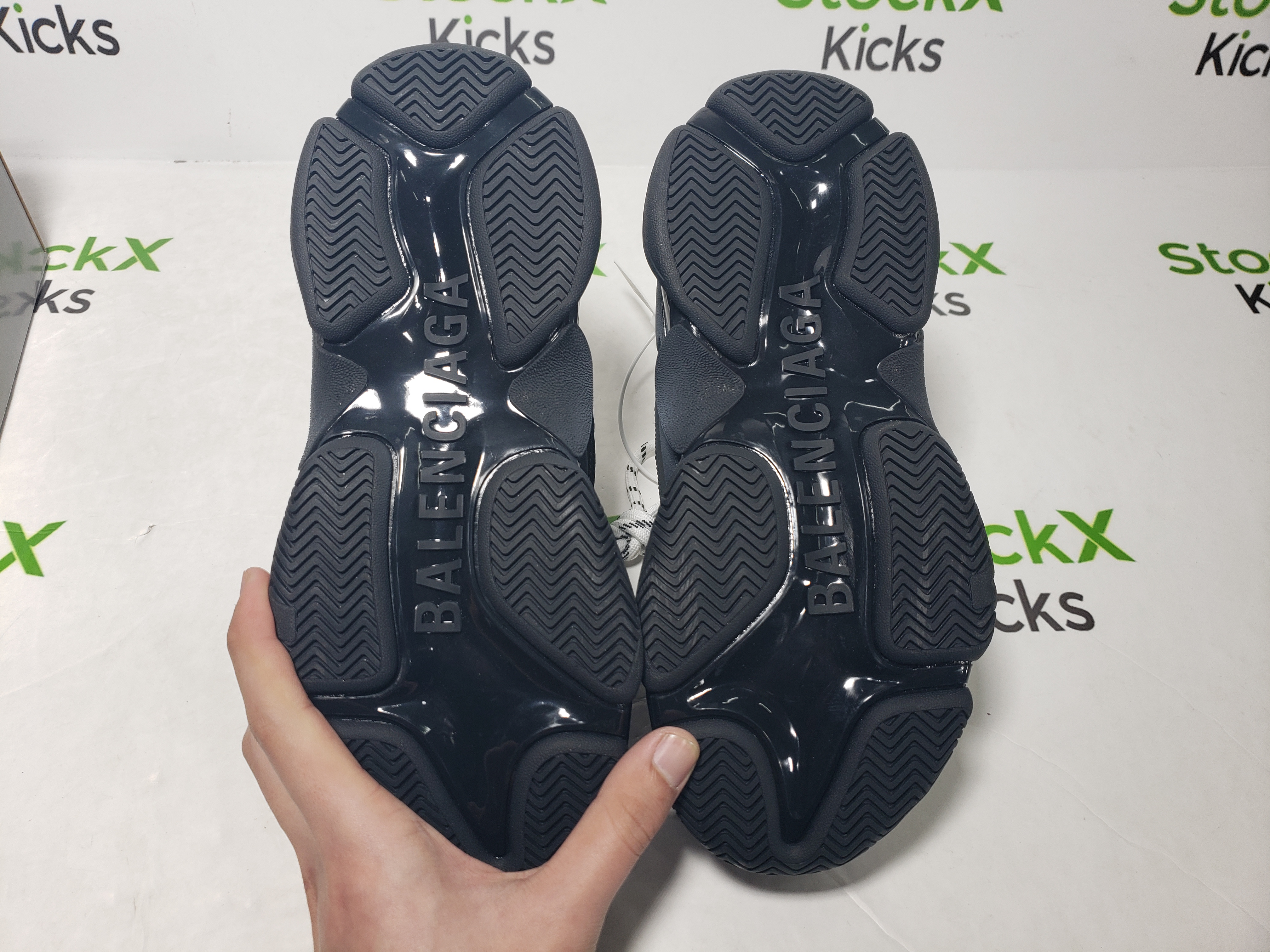 Balenciaga Triple S Black (2019) 534217 W09O1 1000/ 534217 W2CA1 1000 review stockxkicksvip 04