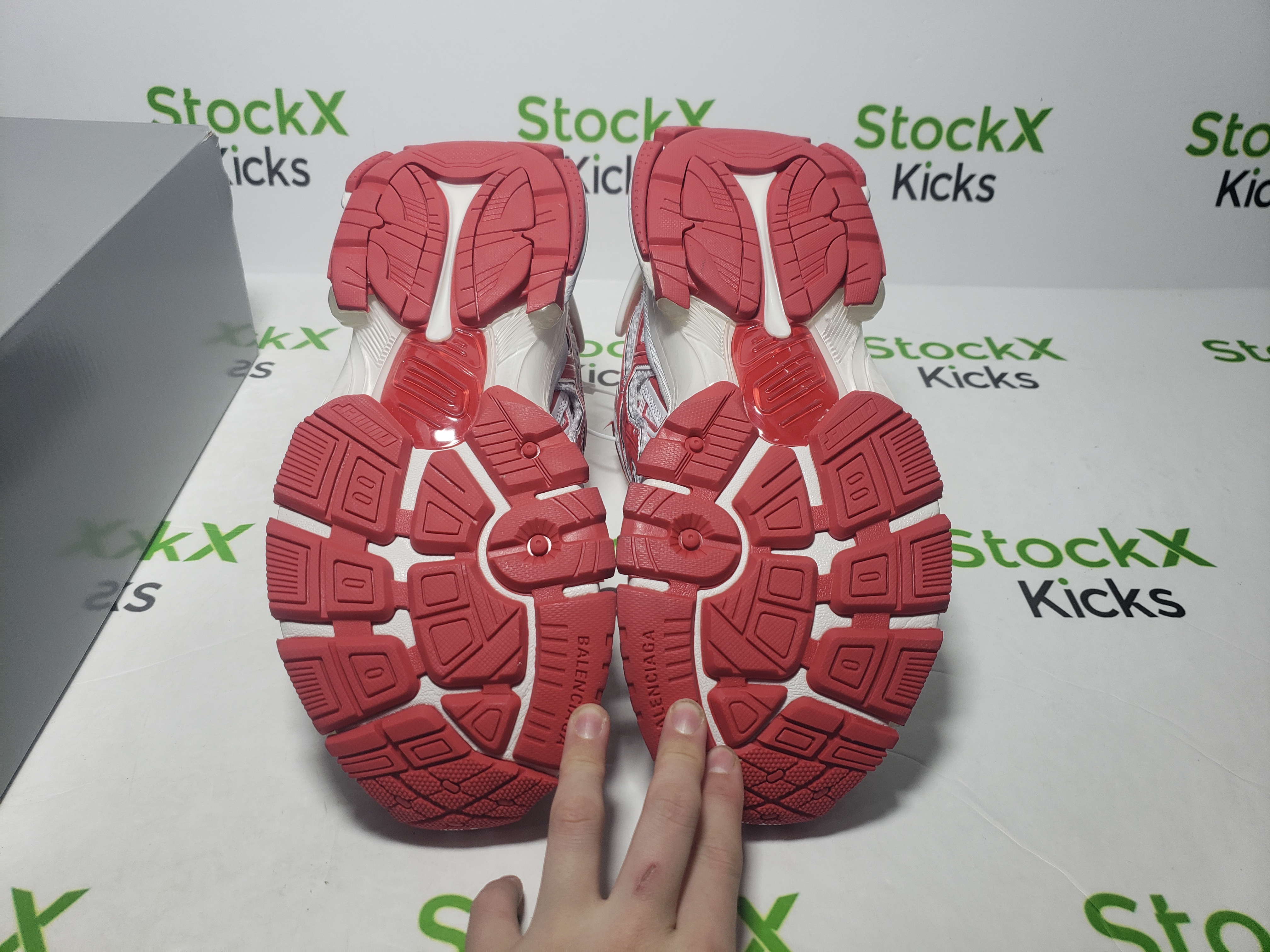 Balenciaga Runner Blue White Red 677402 W3RB2 9060 review stockxkicksvip 06