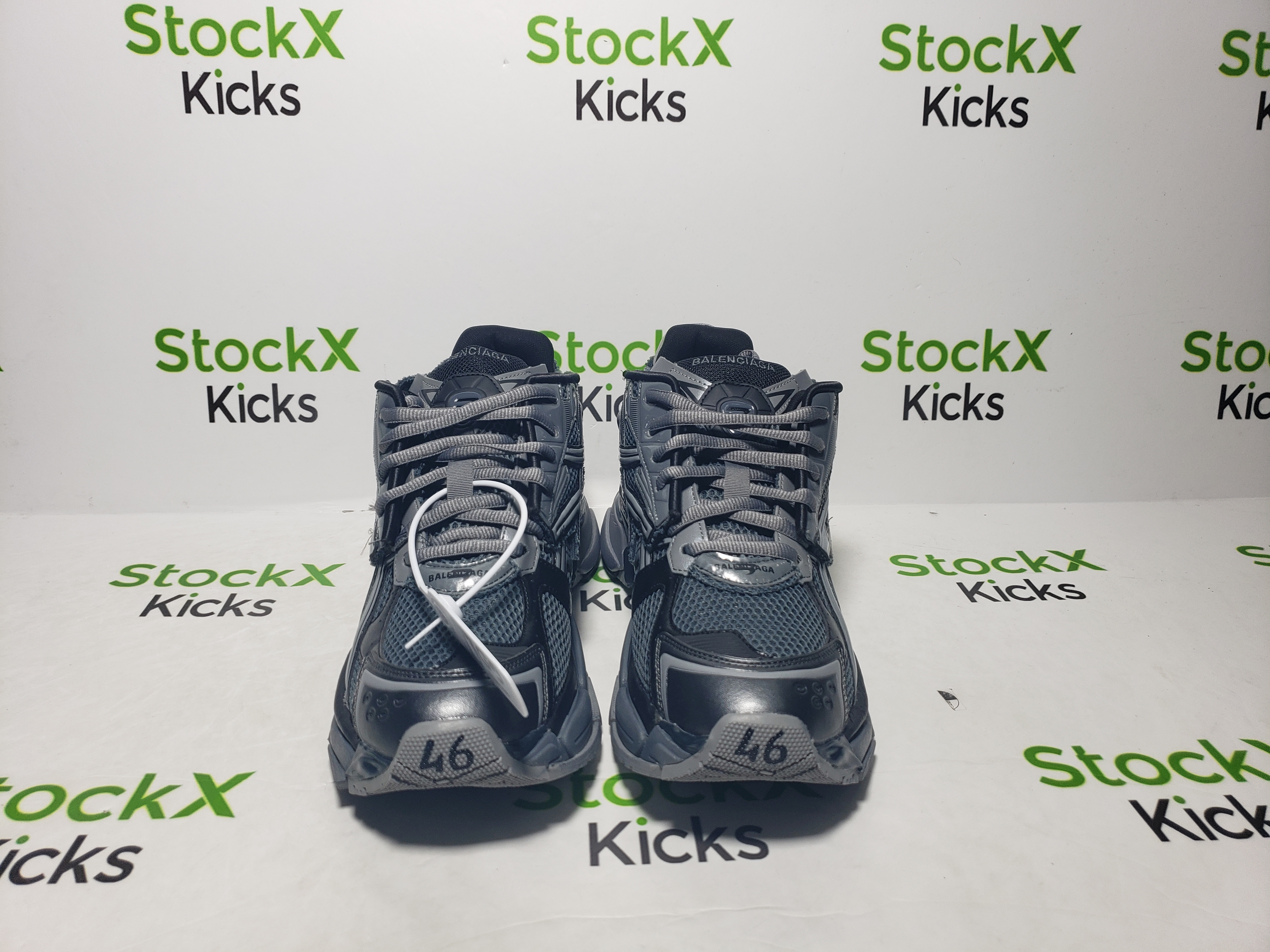 Balenciaga Runner All Black Gray 677402 W3RB2 1515 review stockxkicksvip 03