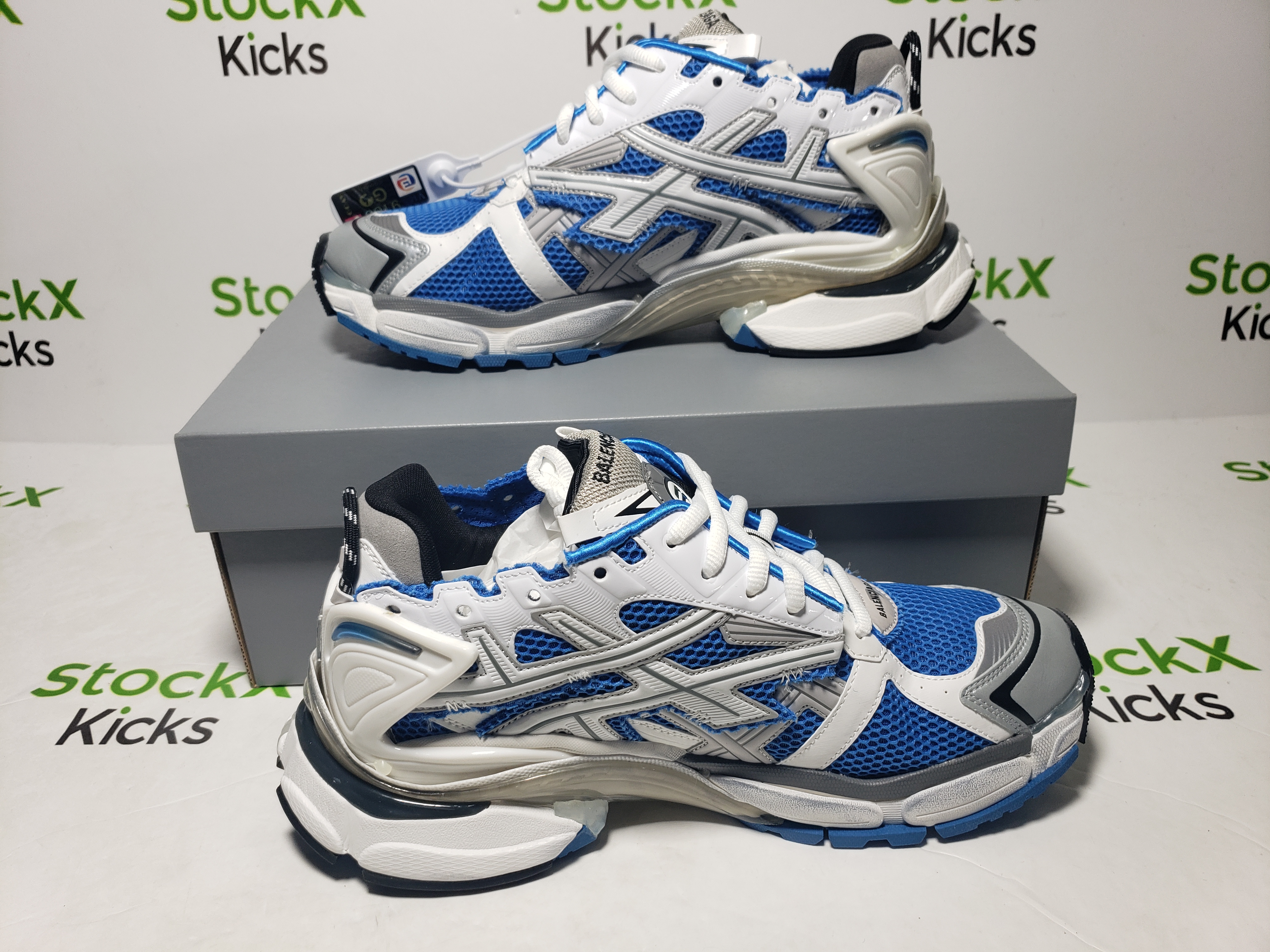 Balenciaga Runner White Blue 677402W3RB34912 review stockxkicksvip 03