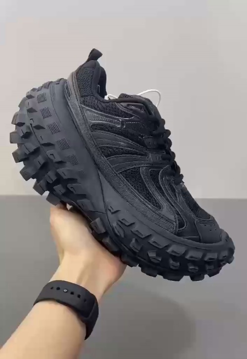 Balenciaga Defender Black 685613 W2RA6 1000 review wenddey