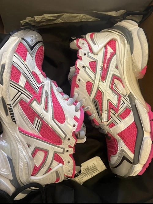 Balenciaga Runner White Fluo Pink 677402 W3RBN 9155 review 