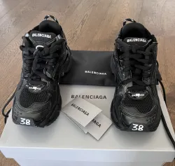 Balenciaga Runner Black review hawei