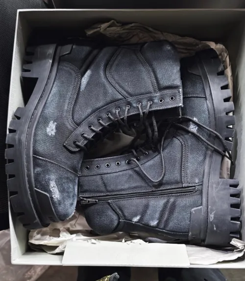 Balenciaga Strike Black CK24090201 review 