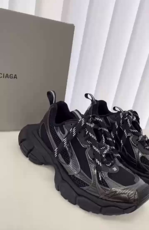 Balenciaga 3XL Black And White 542228 W2RB8 0102 review 