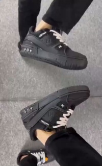 Louis Vuitton Trainer All Black Embossing 1AARER review Ayden Huerta