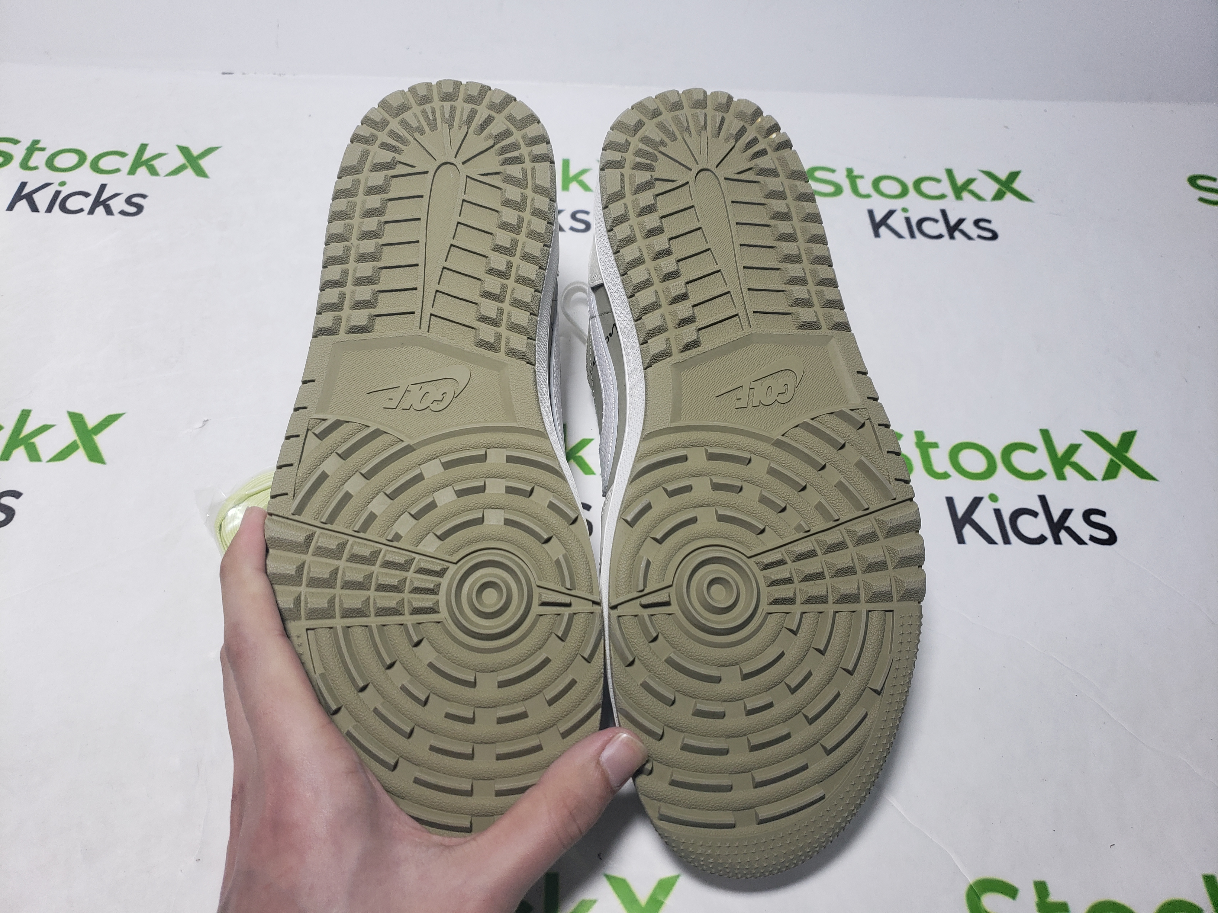 PK God Batch Air Jordan 1 Retro Low Golf Travis Scott Neutral Olive FZ3124-200 review Stockxkicksvip 03