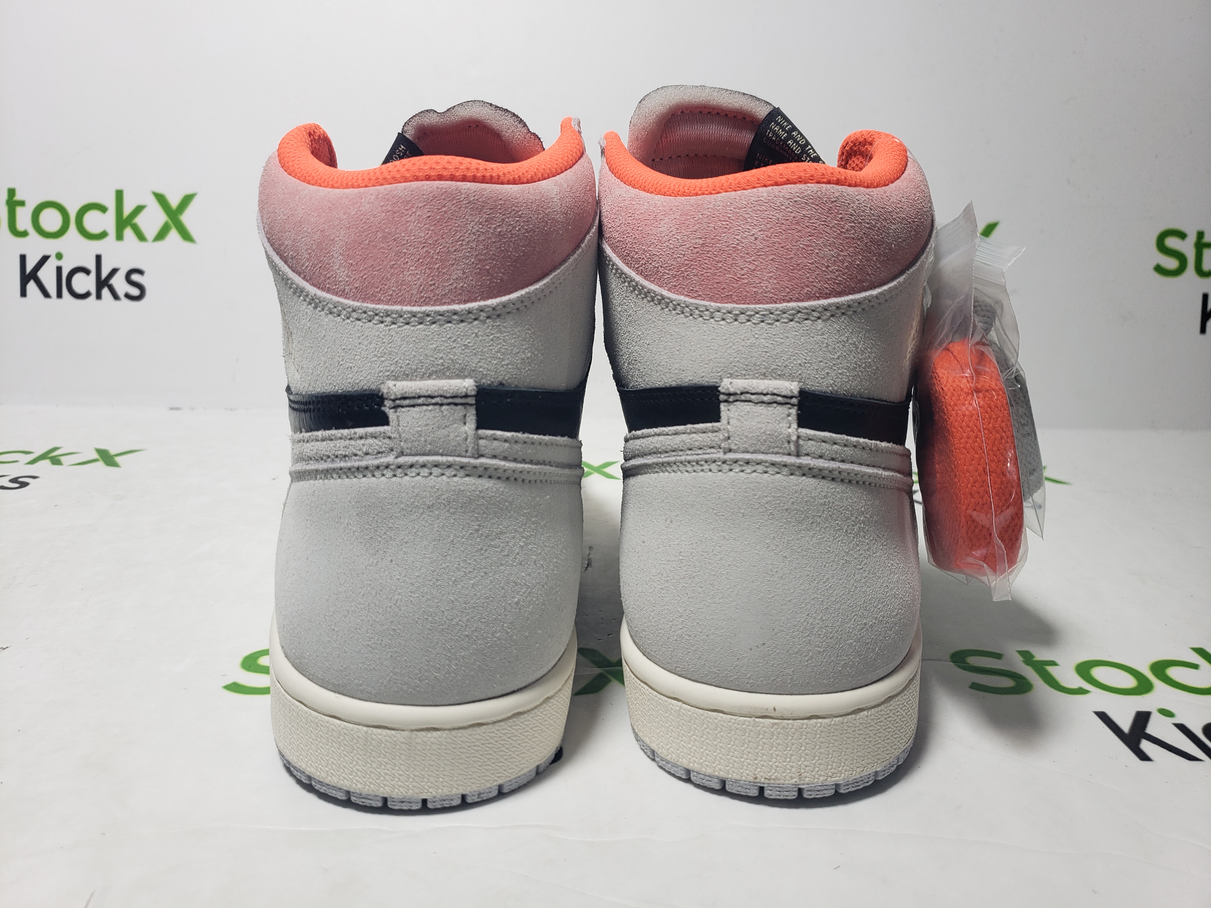 LJR Batch Air Jordan 1 Retro High Neutral Grey Hyper Crimson 555088-018 review Stockxkicksvip 01
