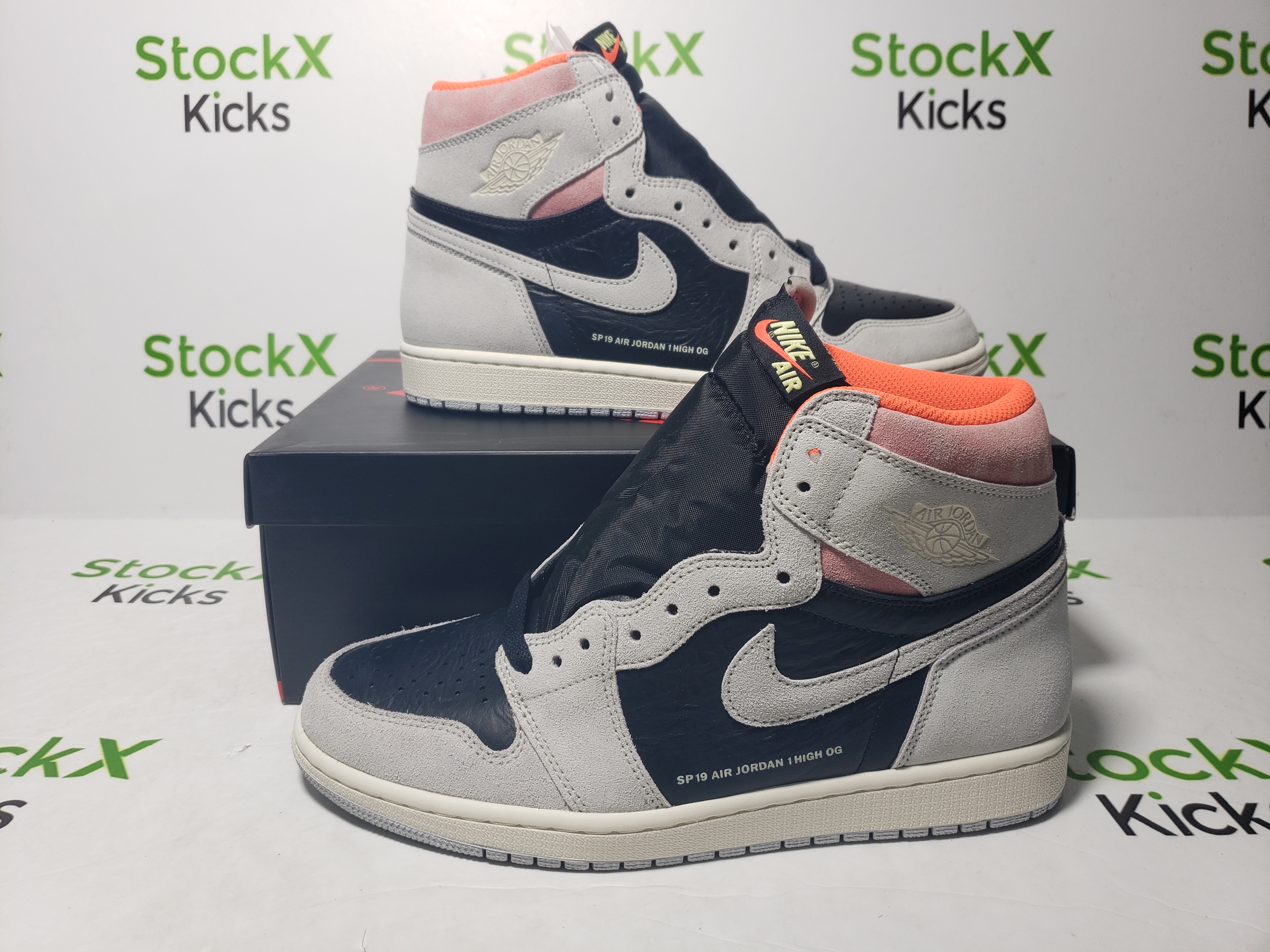 LJR Batch Air Jordan 1 Retro High Neutral Grey Hyper Crimson 555088-018 review Stockxkicksvip 05