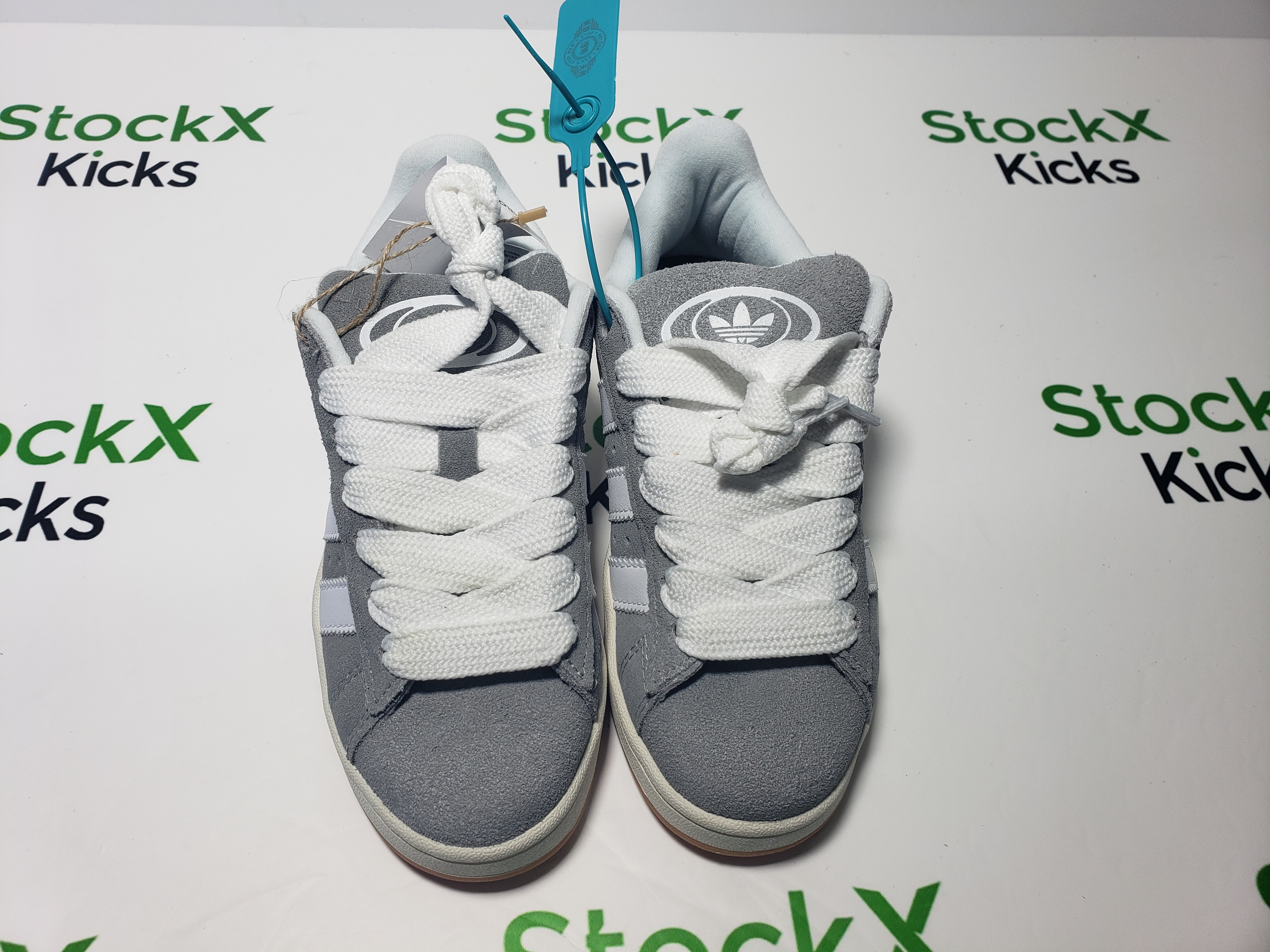 Adidas Campus 00s Grey White HQ8707 review Stockxkicksvip 02