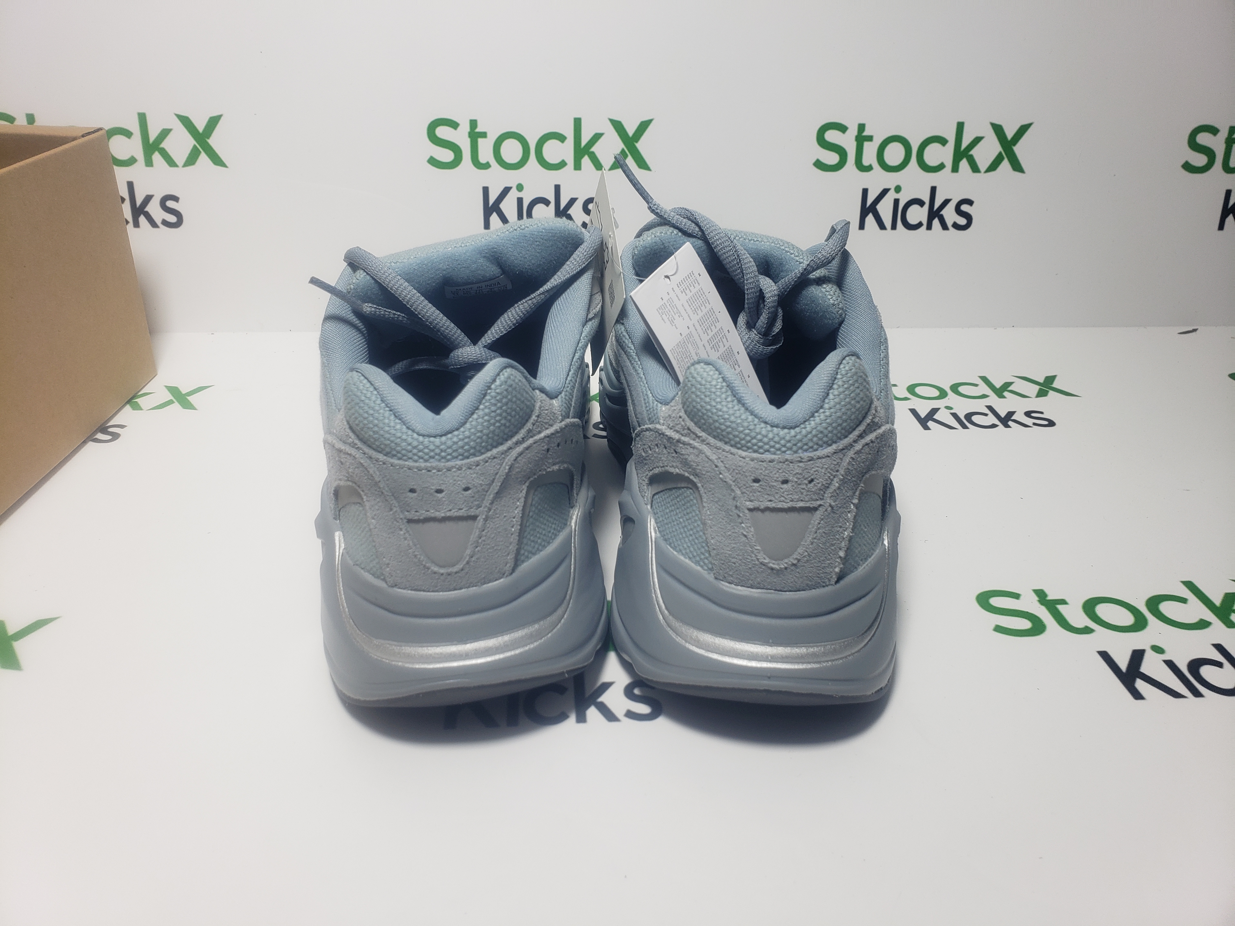PK God Batch adidas Yeezy Boost 700 V2 Hospital Blue FV8424 review Stockxkicksvip 01