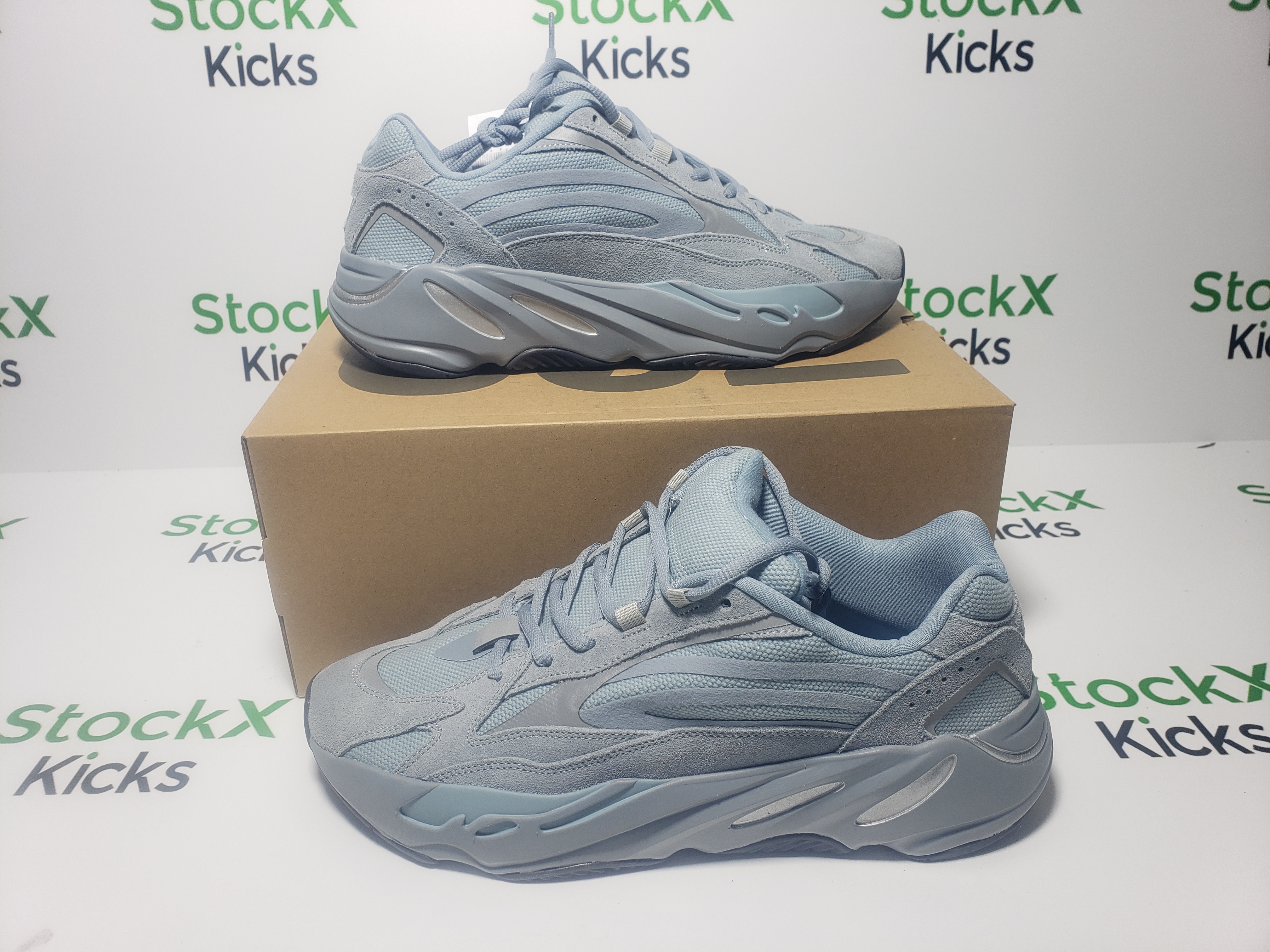 PK God Batch adidas Yeezy Boost 700 V2 Hospital Blue FV8424 review Stockxkicksvip 04