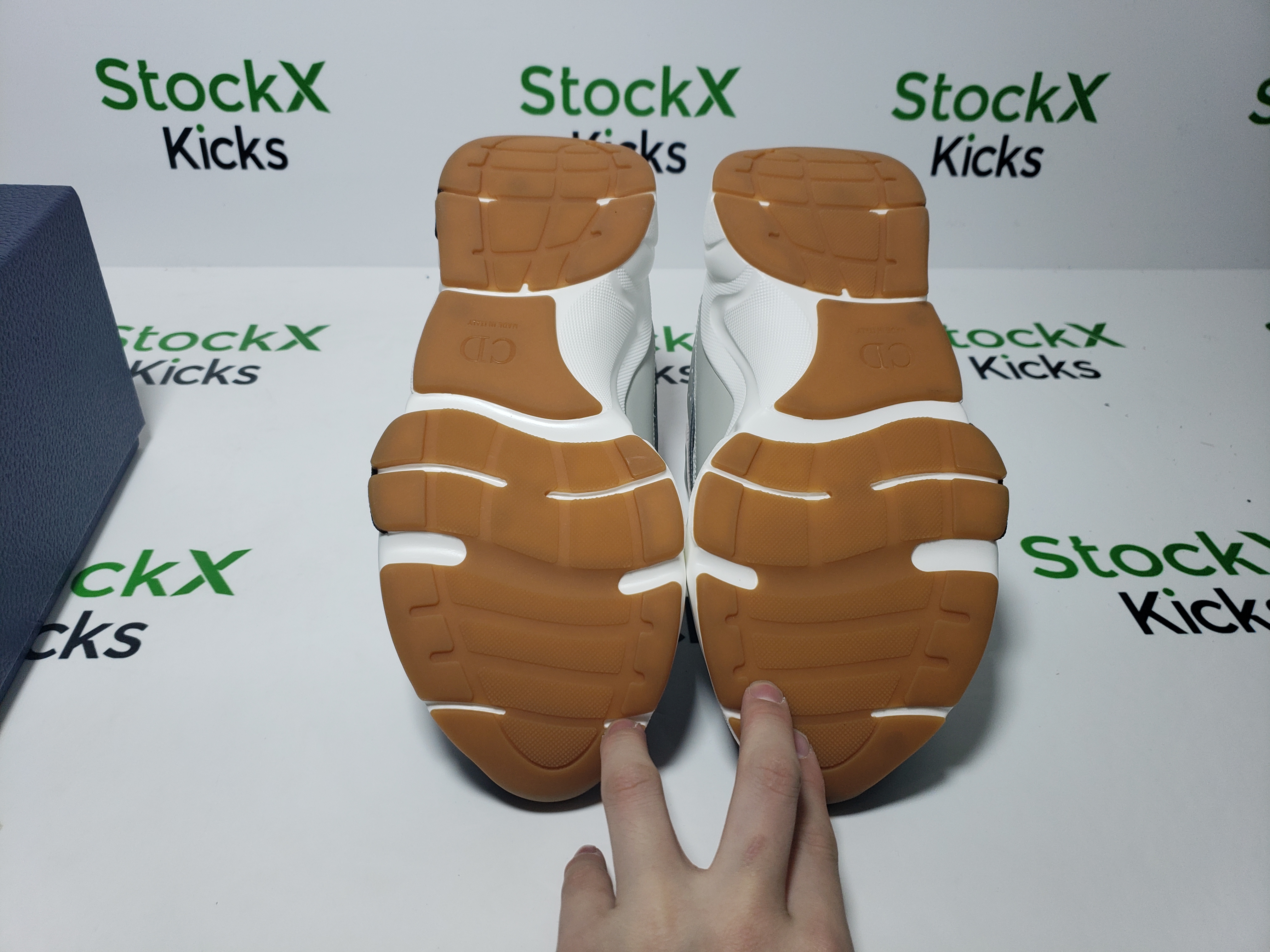 Dior B22 Sneakers Grey Pale Pink CK241024 review Stockxkicksvip 06