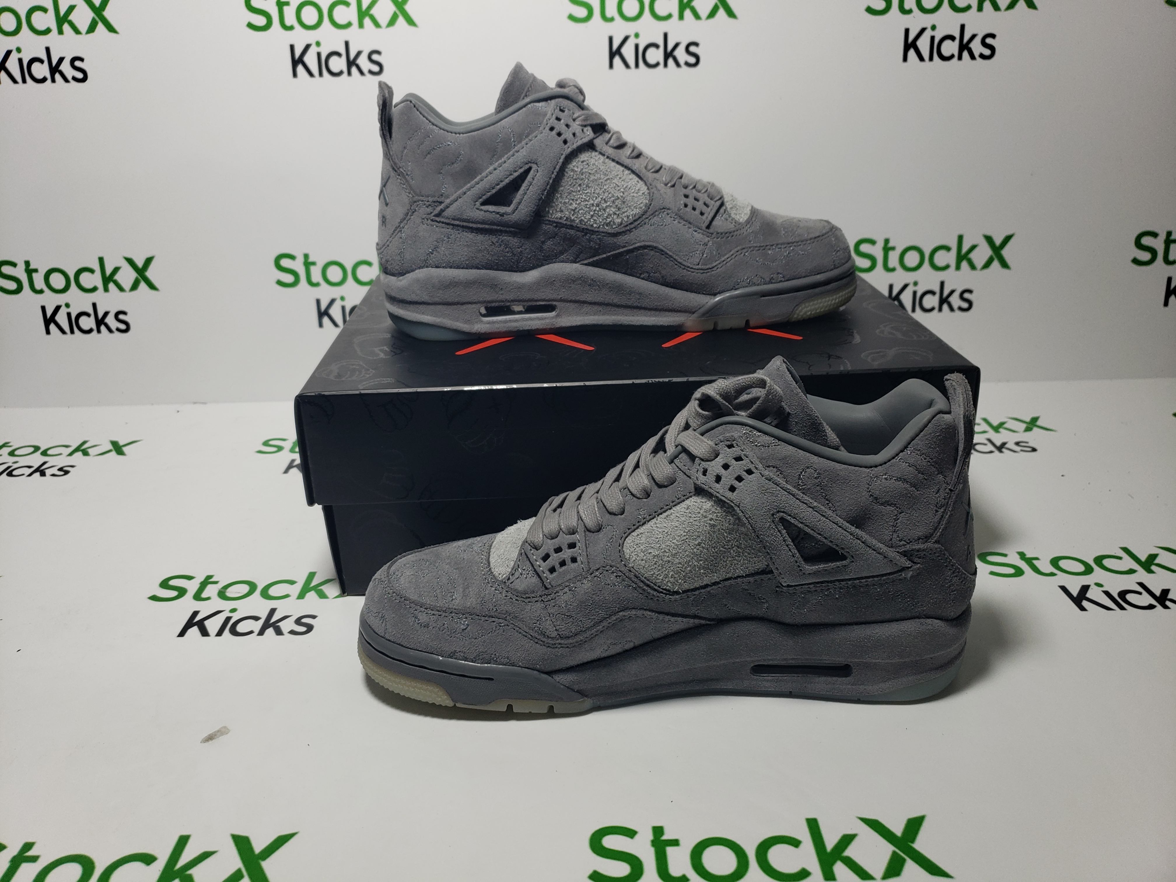 PK God Batch Air Jordan 4 Retro Kaws  930155-003 review Stockxkicksvip 02